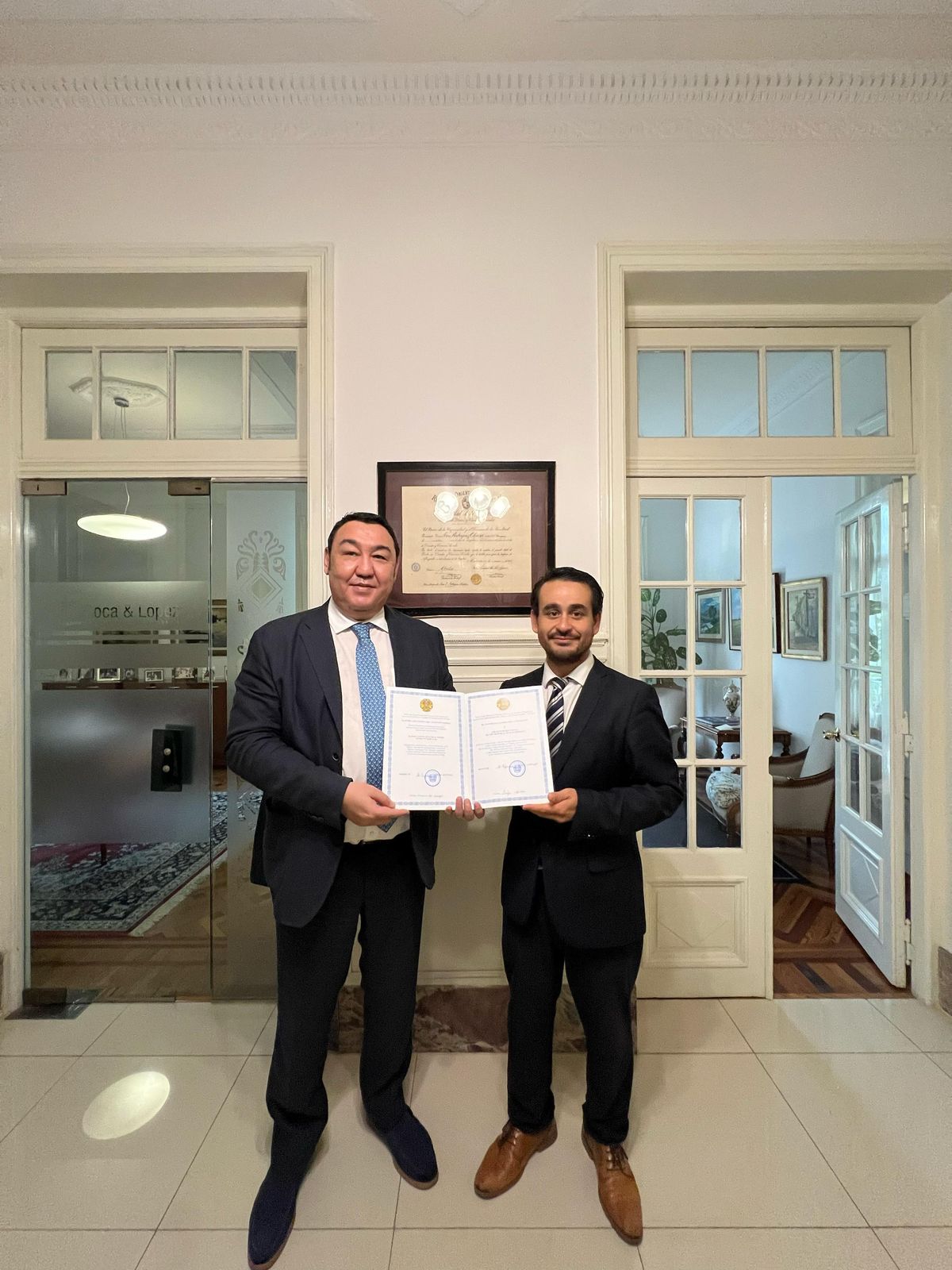 Visita al Consulado Honorario de la República de Kazajstán  en Montevideo