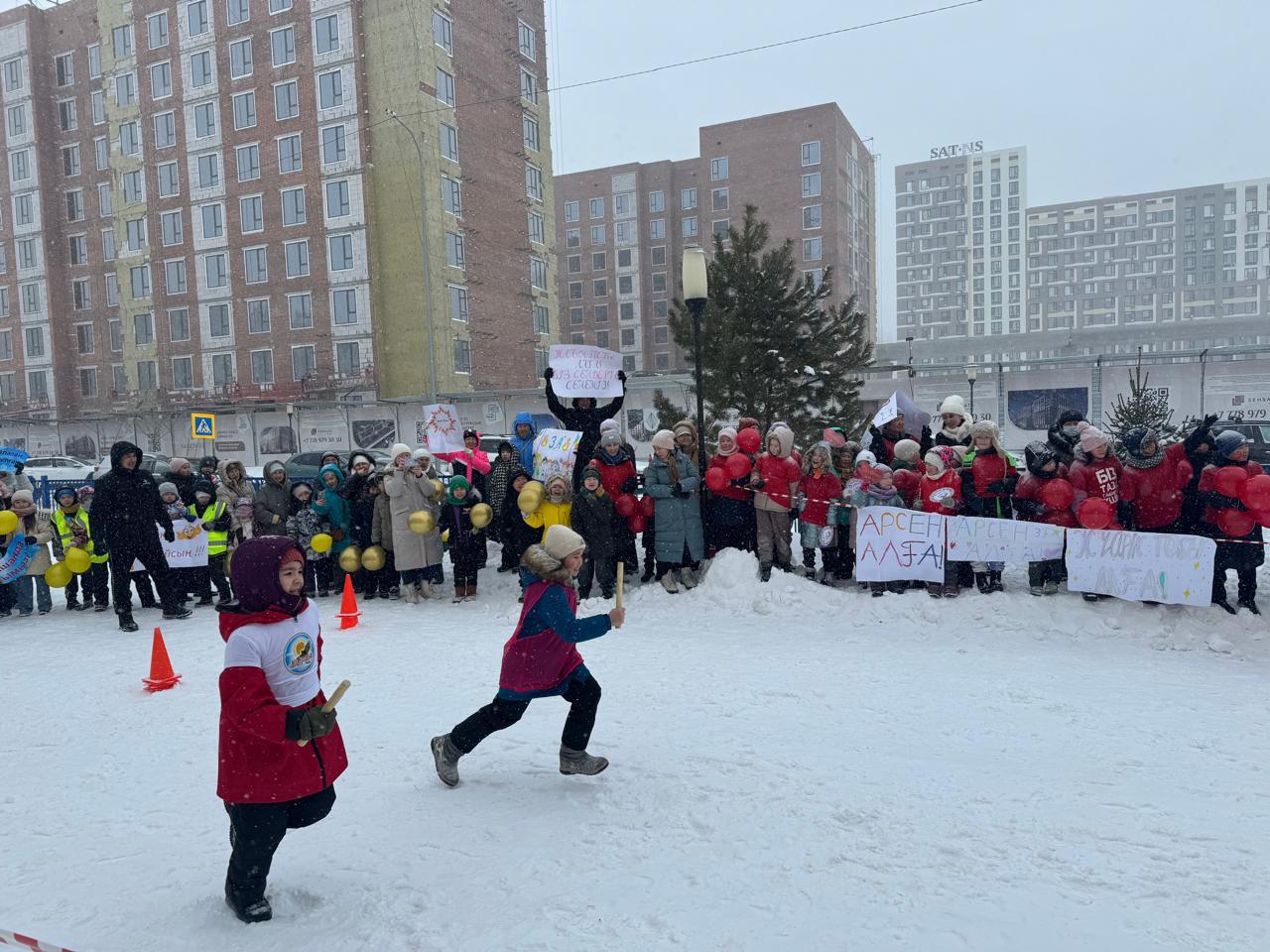 Среди названного примером правовой нормы является Из перечисленных веществ солью является