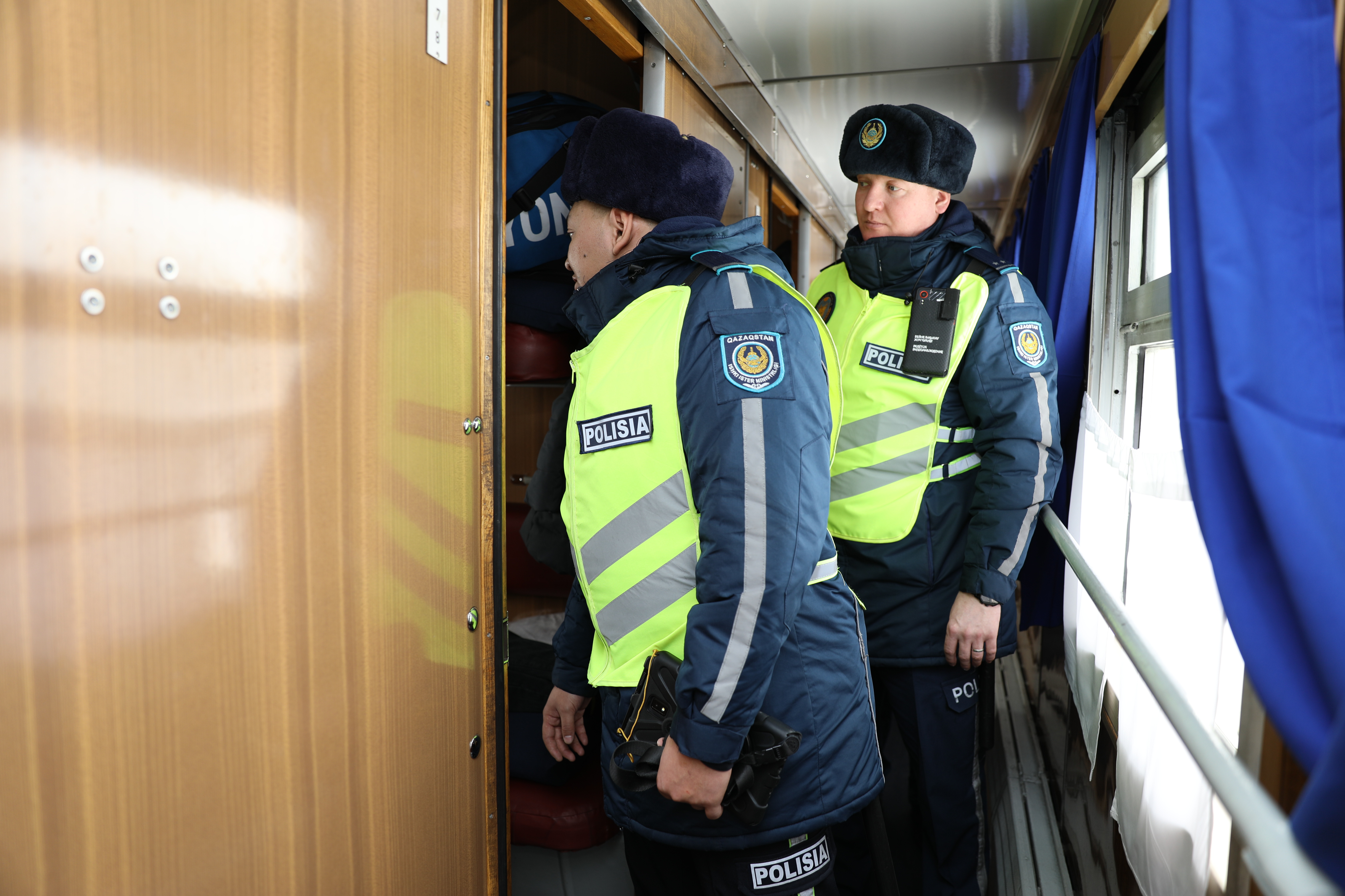 Жыл басынан бері жолаушылар поездарынан акті бойынша мас күйінде болған 600 жуық азамат түсірілді - Көлік полициясы