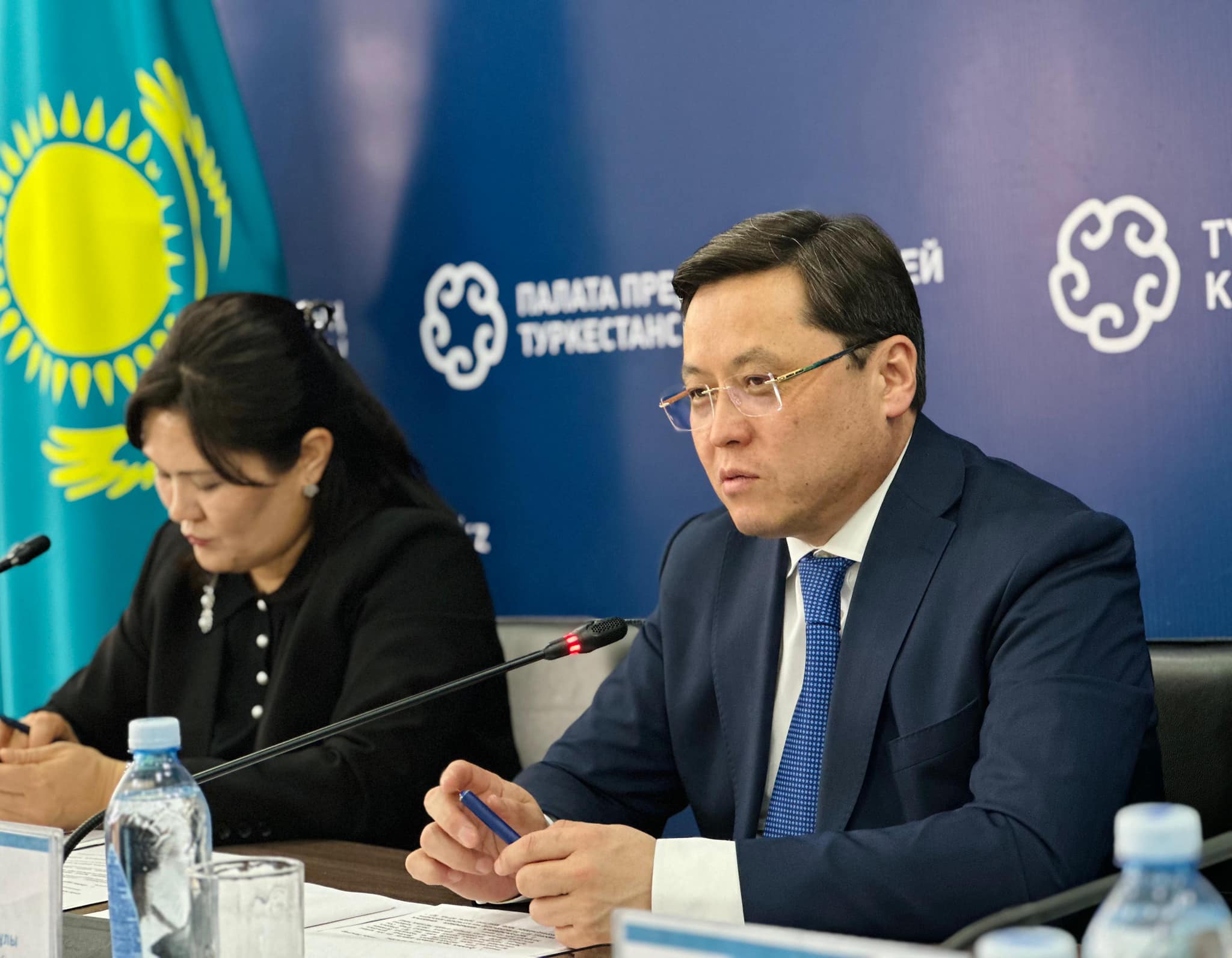 ТҮРКІСТАН: КОЛЛЕДЖДЕР МЕН КӘСІПОРЫН БАСШЫЛАРЫНА МАМАНДАРДЫ БІРЛЕСЕ ДАЯРЛАУ БАСТАМАСЫ ҰСЫНЫЛДЫ