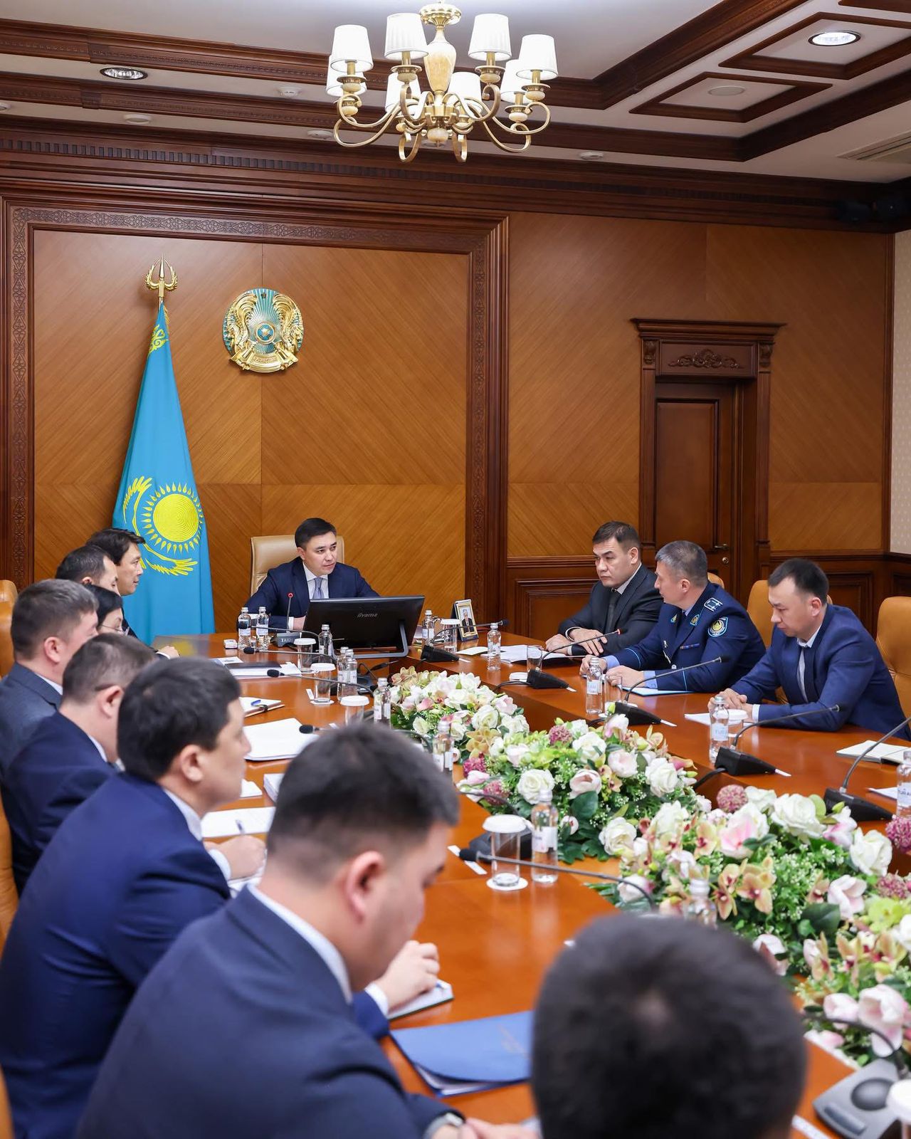 АППАРАТ МӘЖІЛІСІНДЕ МАҢЫЗДЫ МӘСЕЛЕЛЕР ТАЛҚЫЛАНДЫ