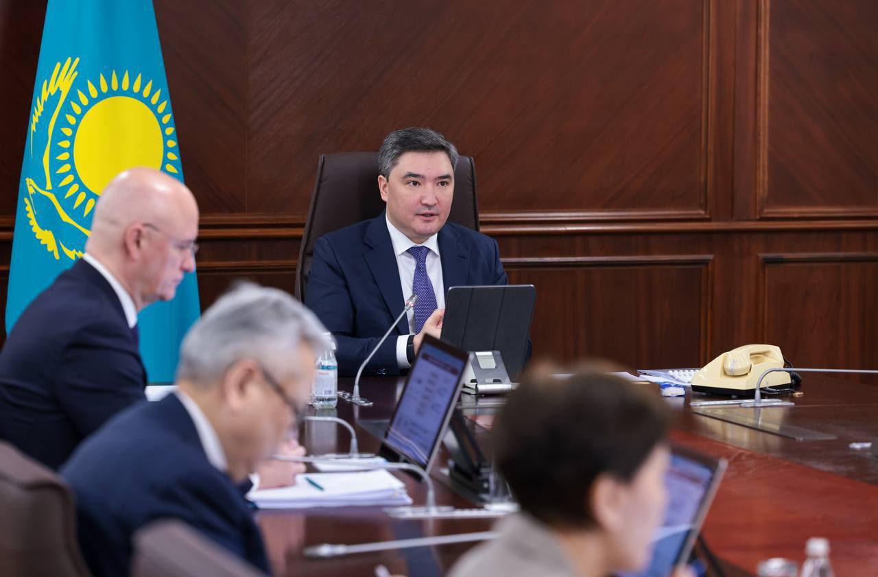 Үкімет отырысы: “Жаңаөзен – Түрікменстан шекарасы” жолы толық жөндеуден өтеді