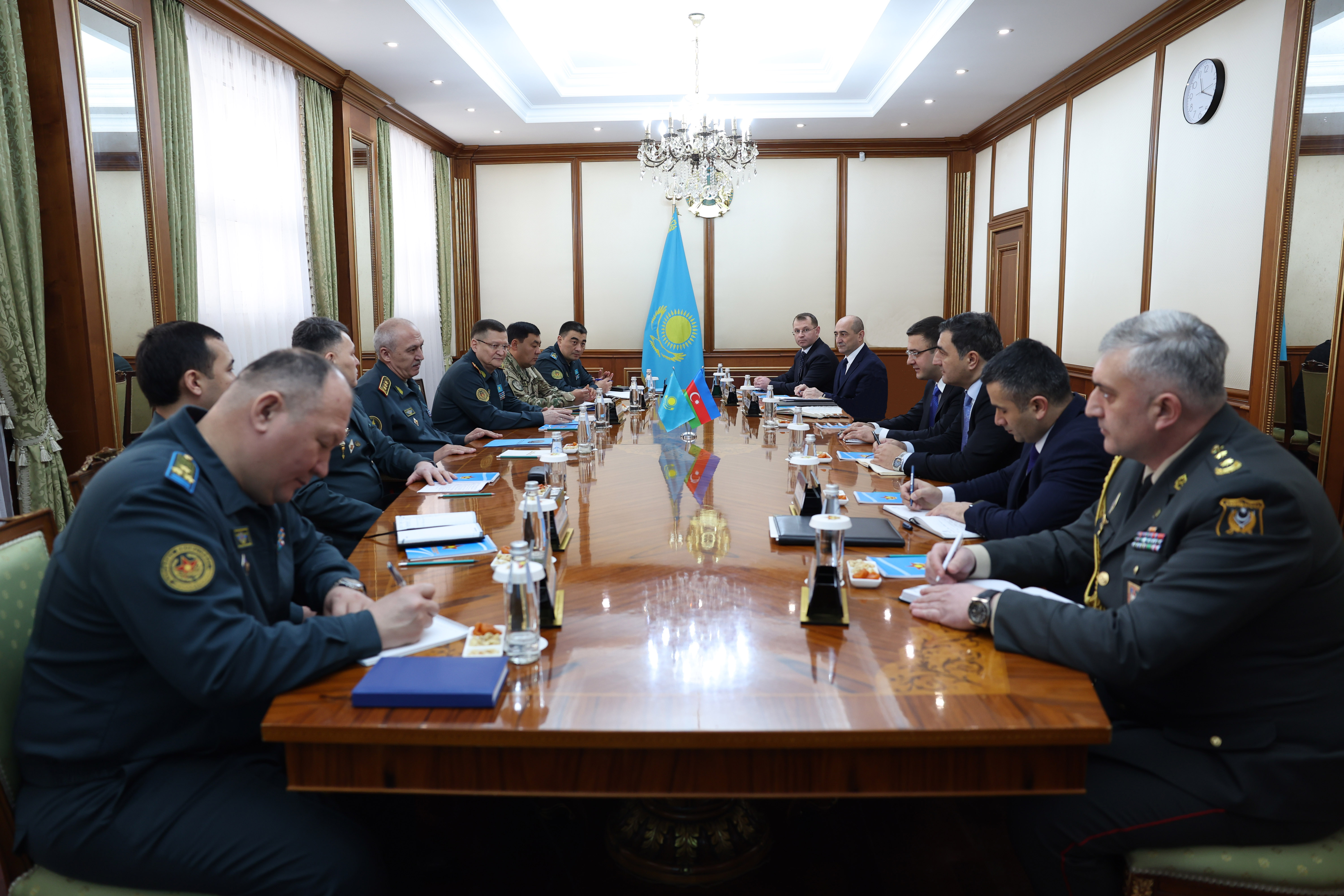 Қазақстанның Қорғаныс министрлігіне Әзербайжанның әскери делегациясы келді