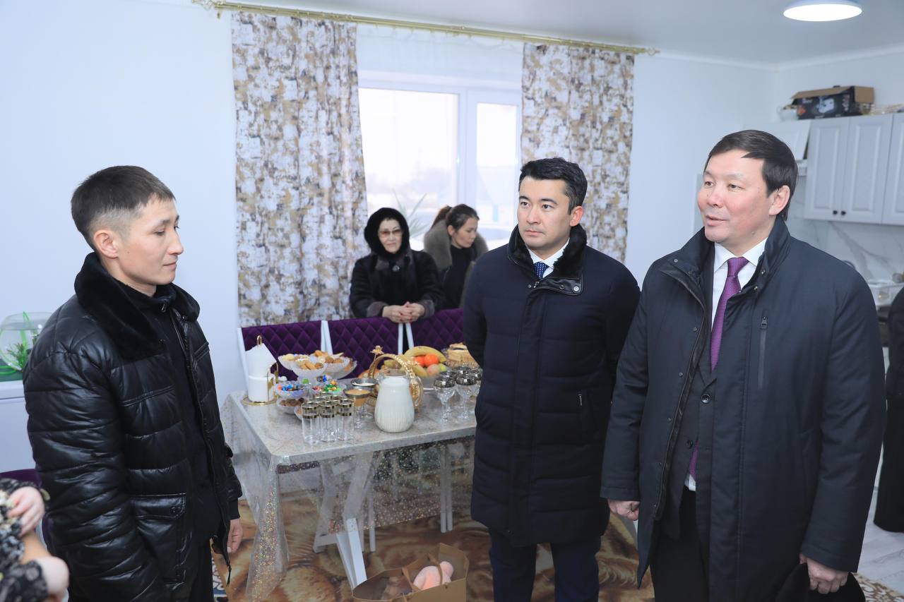 В Актюбинской области глава крестьянского хозяйства построил дома для своих работников