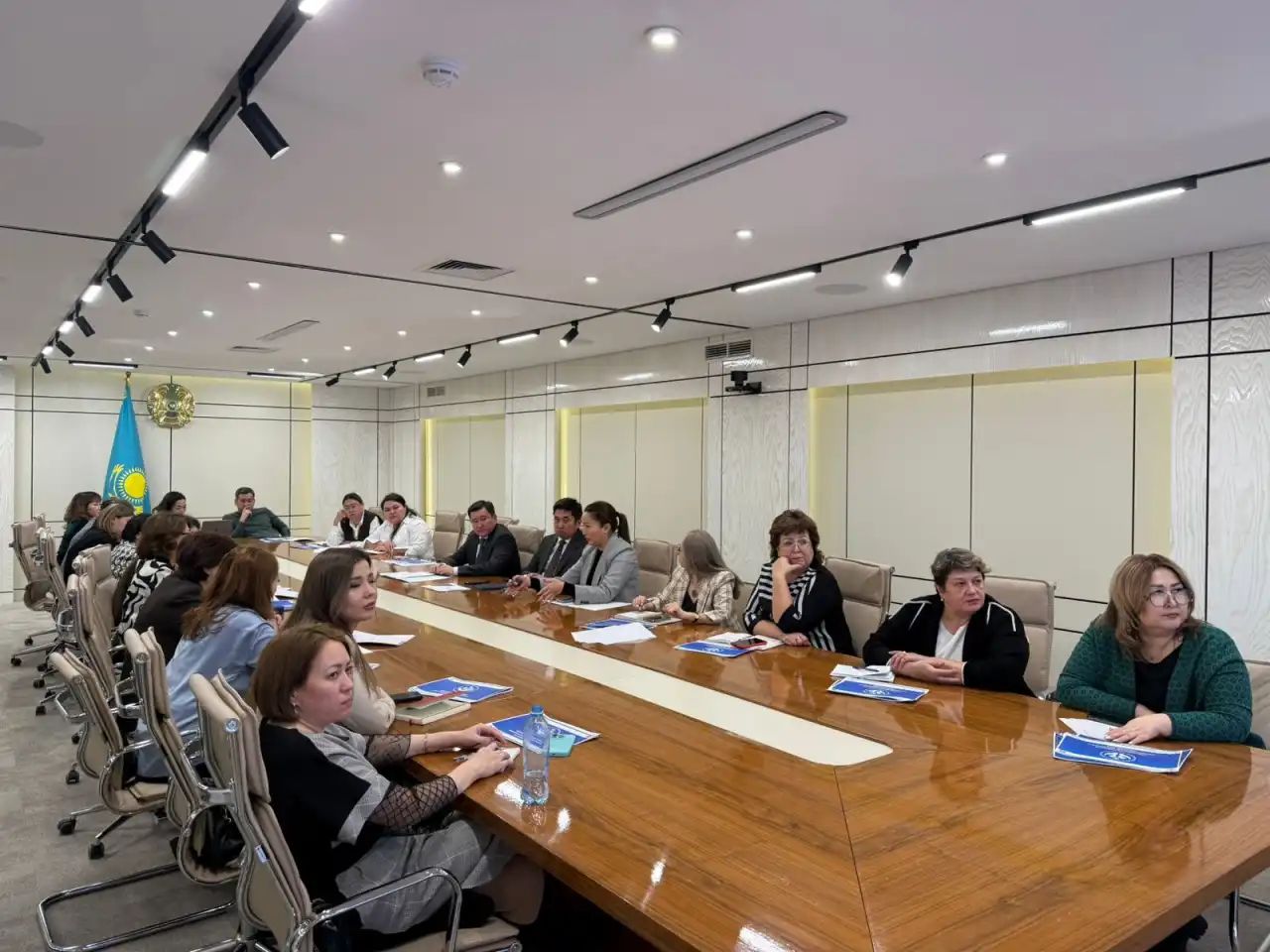 Астанада ваучерлік қаржыландыру бойынша Абай және Павлодар облыстарының делегацияларымен кездесу өтті