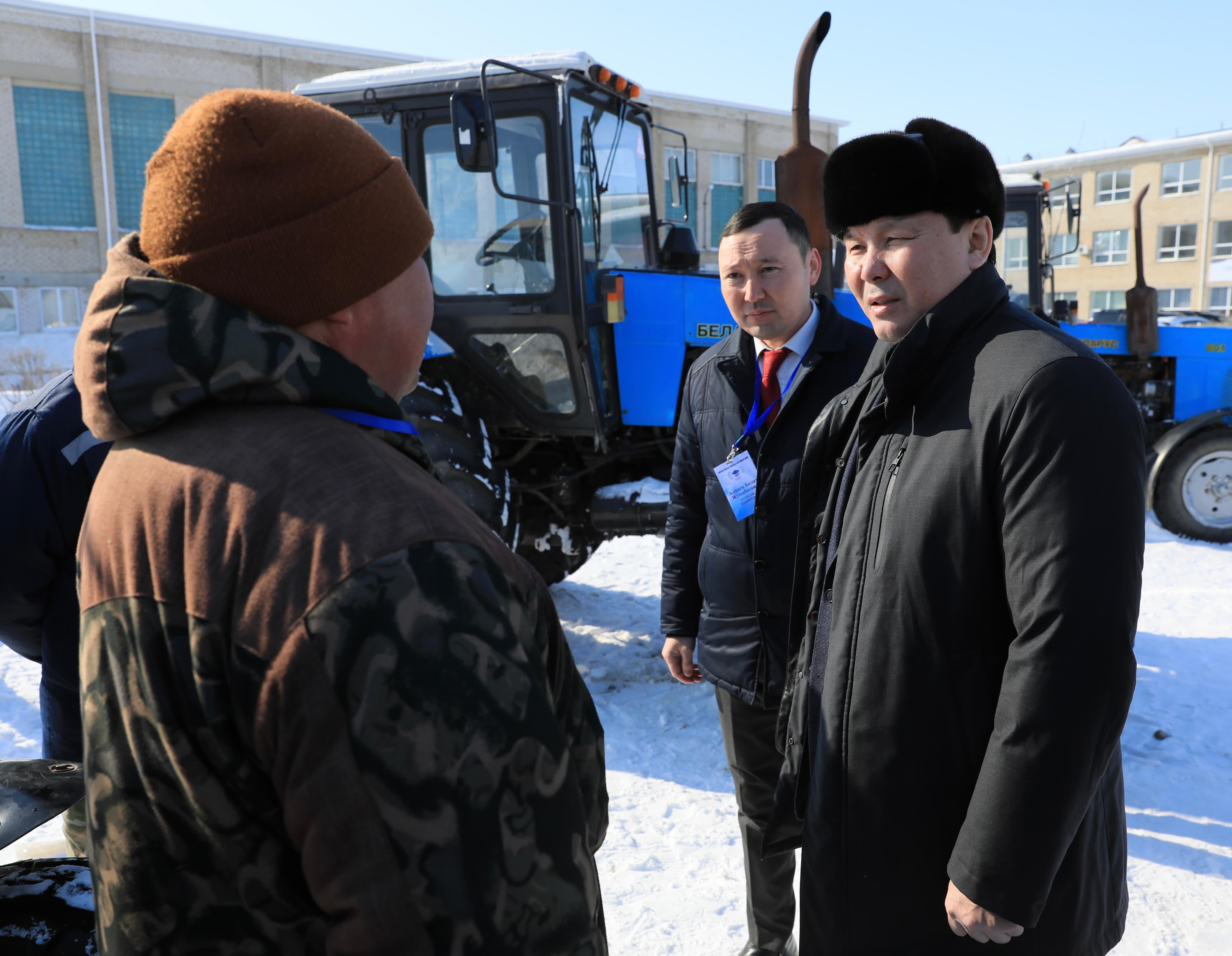 Қобда көпсалалы колледжінде жұмысшы мамандықтары мен ауыл шаруашылығы техникаларының көрмесі ұйымдастырылды