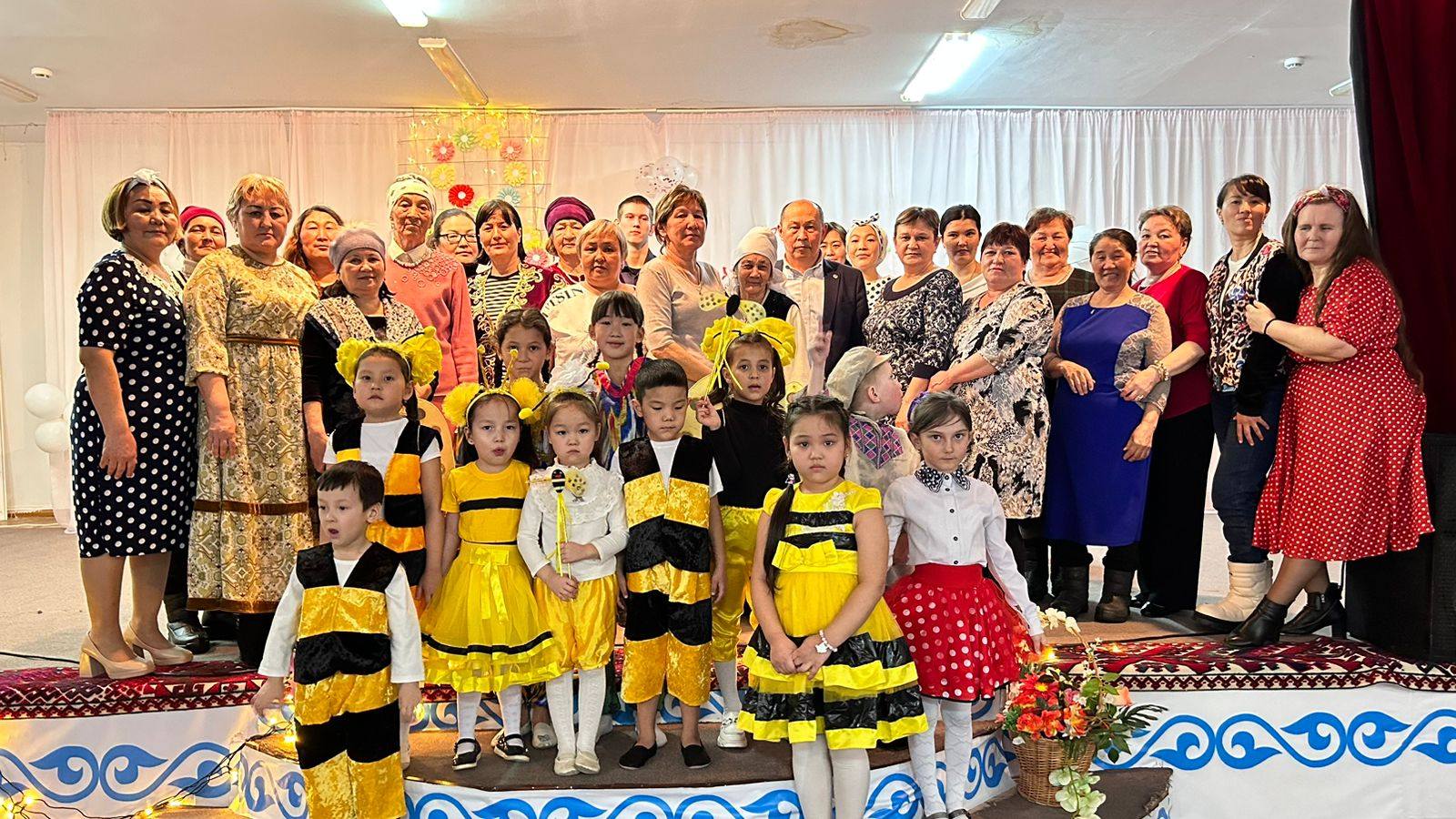 К Международному женскому празднику 8 марта в Долинском СДК прошла праздничная музыкальная программа " Ана-тірім тірегі"