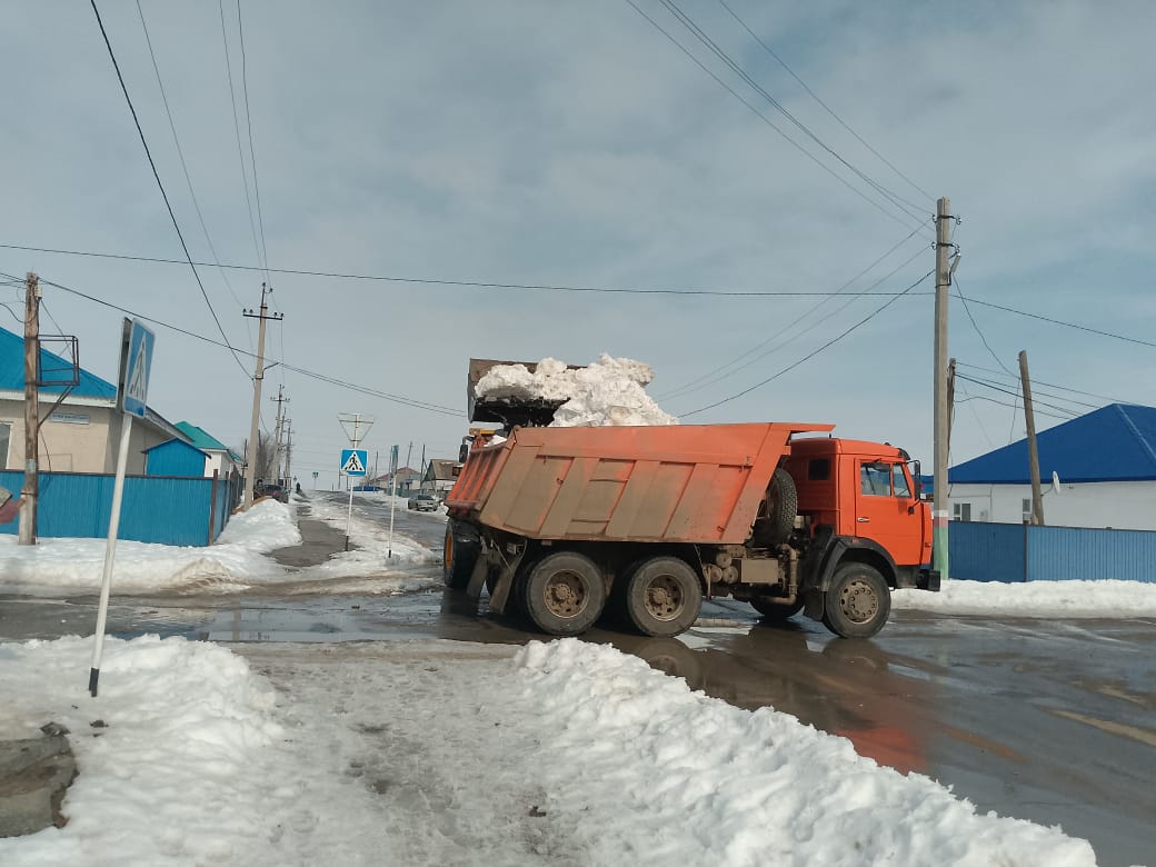 Ырғыз ауылішілік көшелерінде қардан тазалау және шығару жұмыстары жүргізілуде