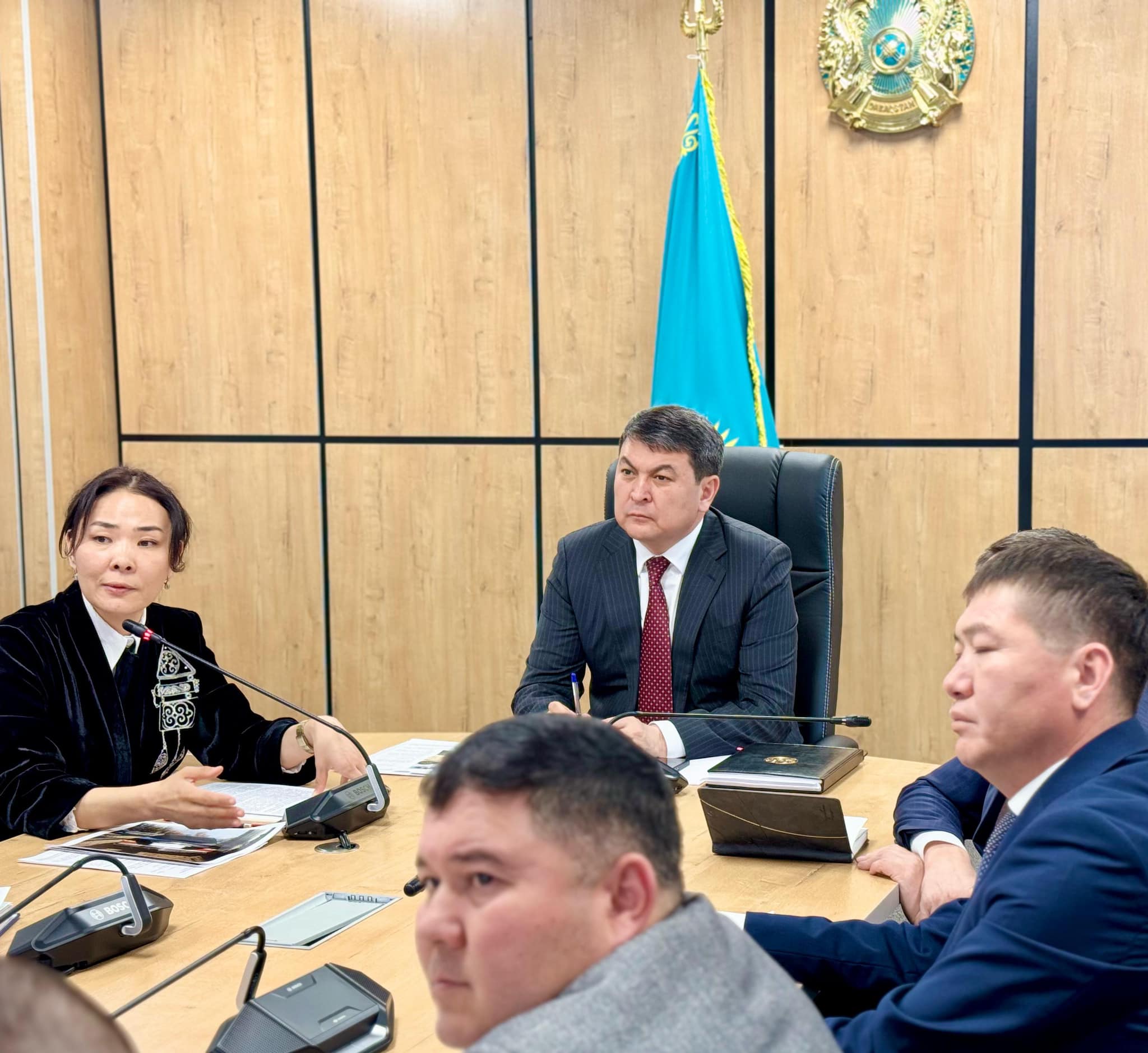 ТҮРКІСТАН: ЖАНАР-ЖАҒАРМАЙДЫ ЗАҢСЫЗ ТАСЫМАЛДАУ ДЕРЕГІМЕН 140 ЖАҒДАЙ ТІРКЕЛІП, 11 ТОННАДАН АСТАМ МҰНАЙ ӨНІМДЕРІ ТӘРКІЛЕНДІ