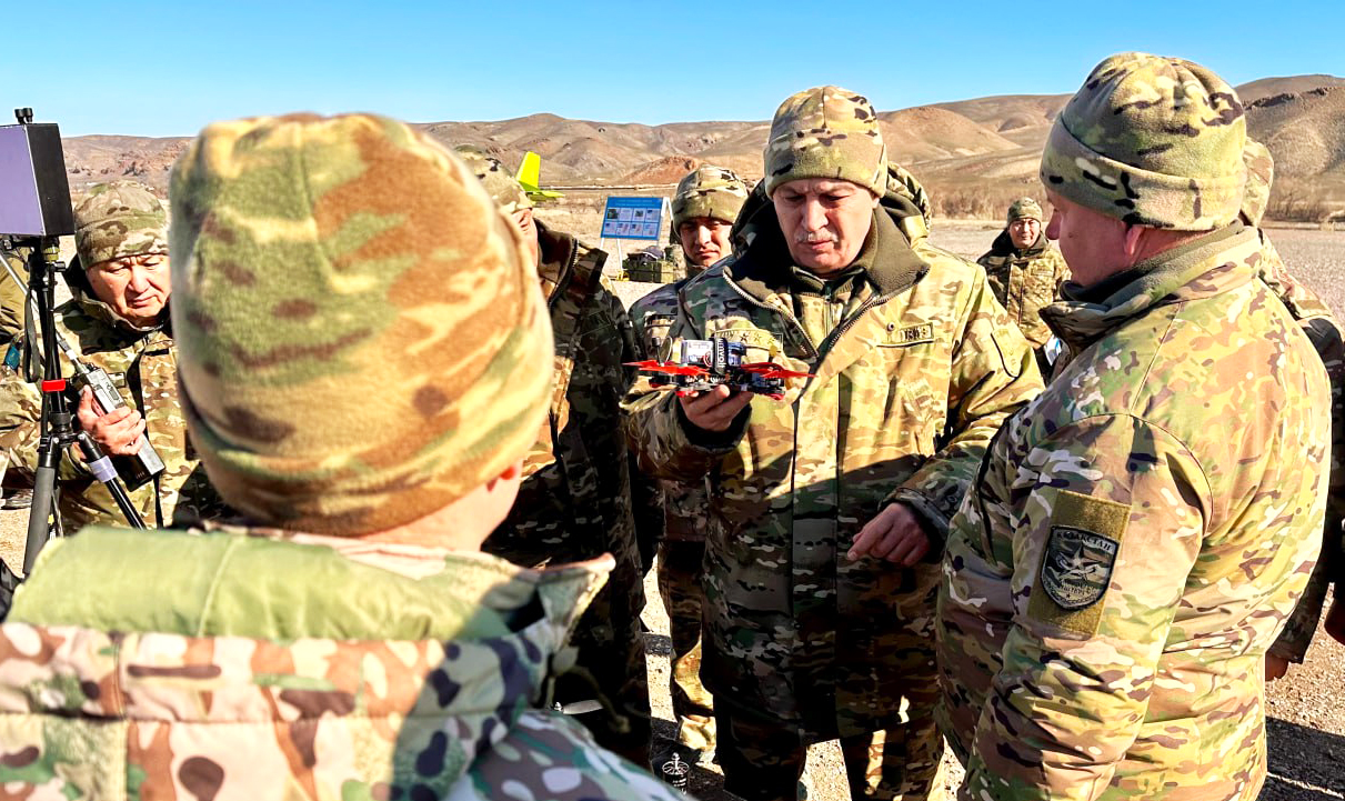 Десанттық-шабуылдау әскерлерінің жаңа оқу-жаттығу орталығы: Қорғаныс министрі құрылыс барысын тексерді