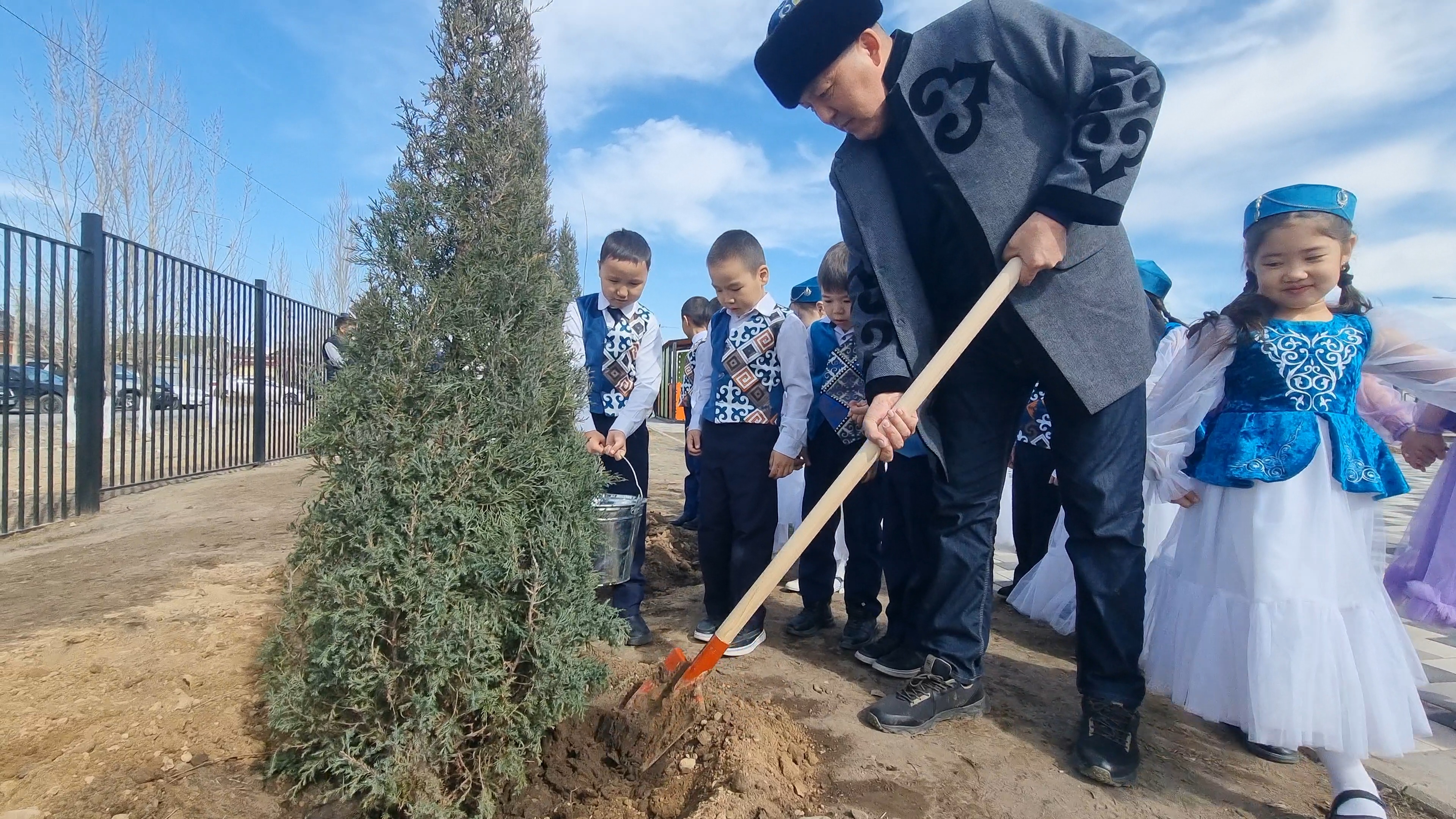 Наурыздың басталуына орай Жетісу облысында 3 мыңнан астам көшет отырғызылды