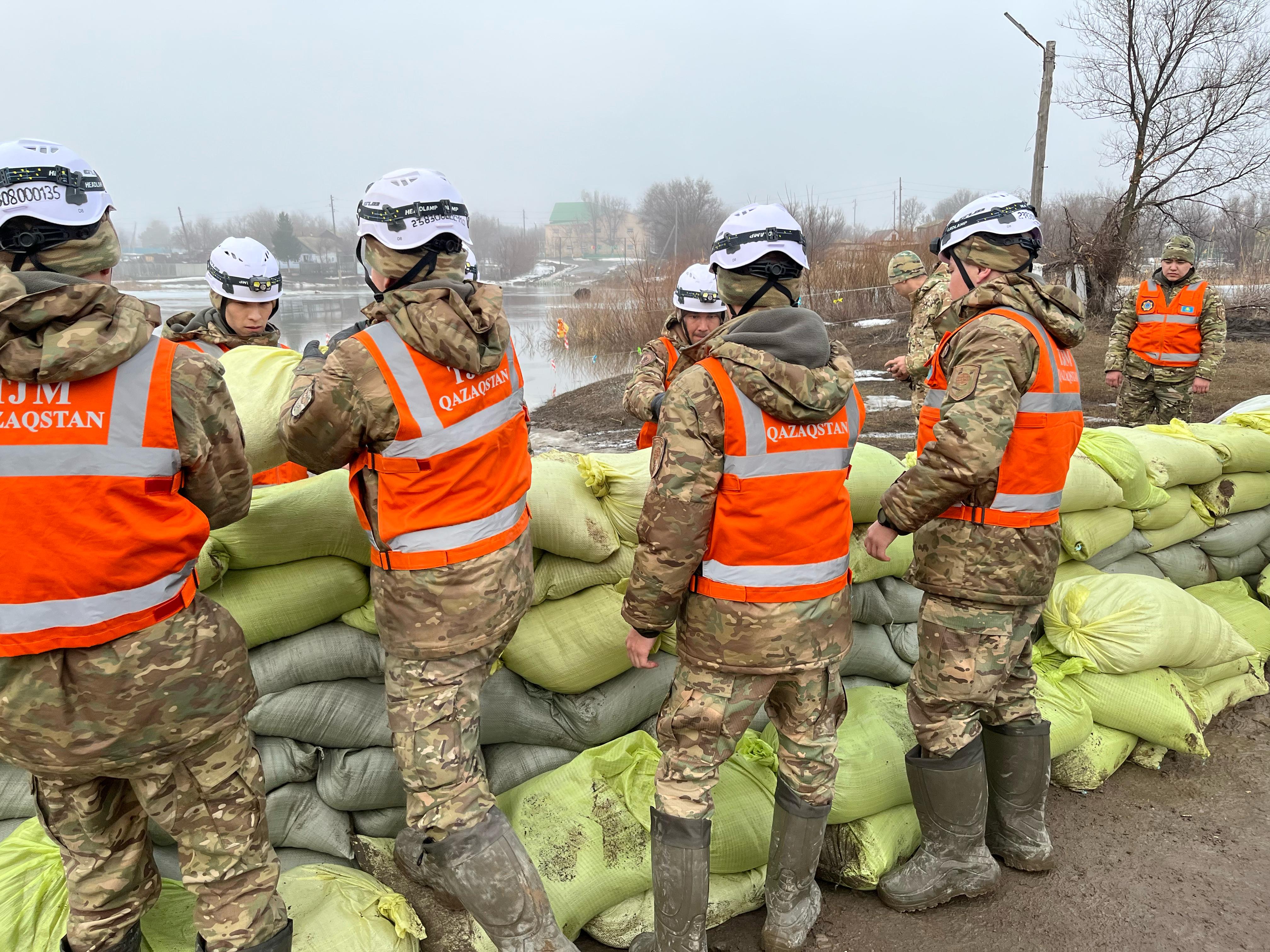 В регионах продолжаются превентивные мероприятия по подготовке к паводковому периоду