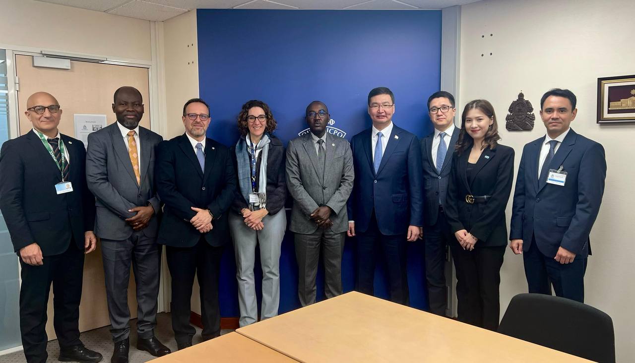 Активтерді қайтару жөніндегі комитеттің делегациясы  ИНТЕРПОЛдың штаб-пәтеріне барды