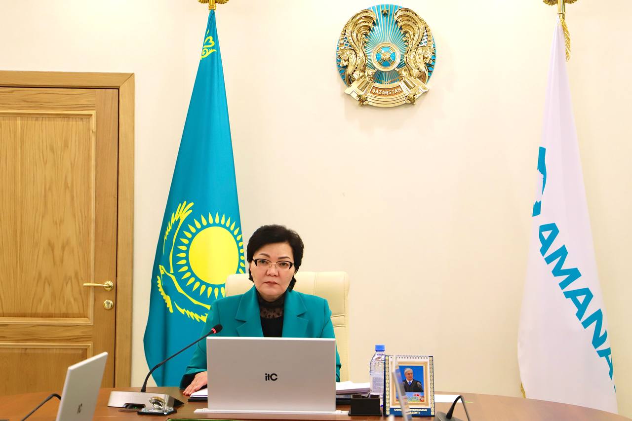 С. Жақыпова «Аманат» партиясының қоғамдық қабылдауында азаматтарды қабылдады