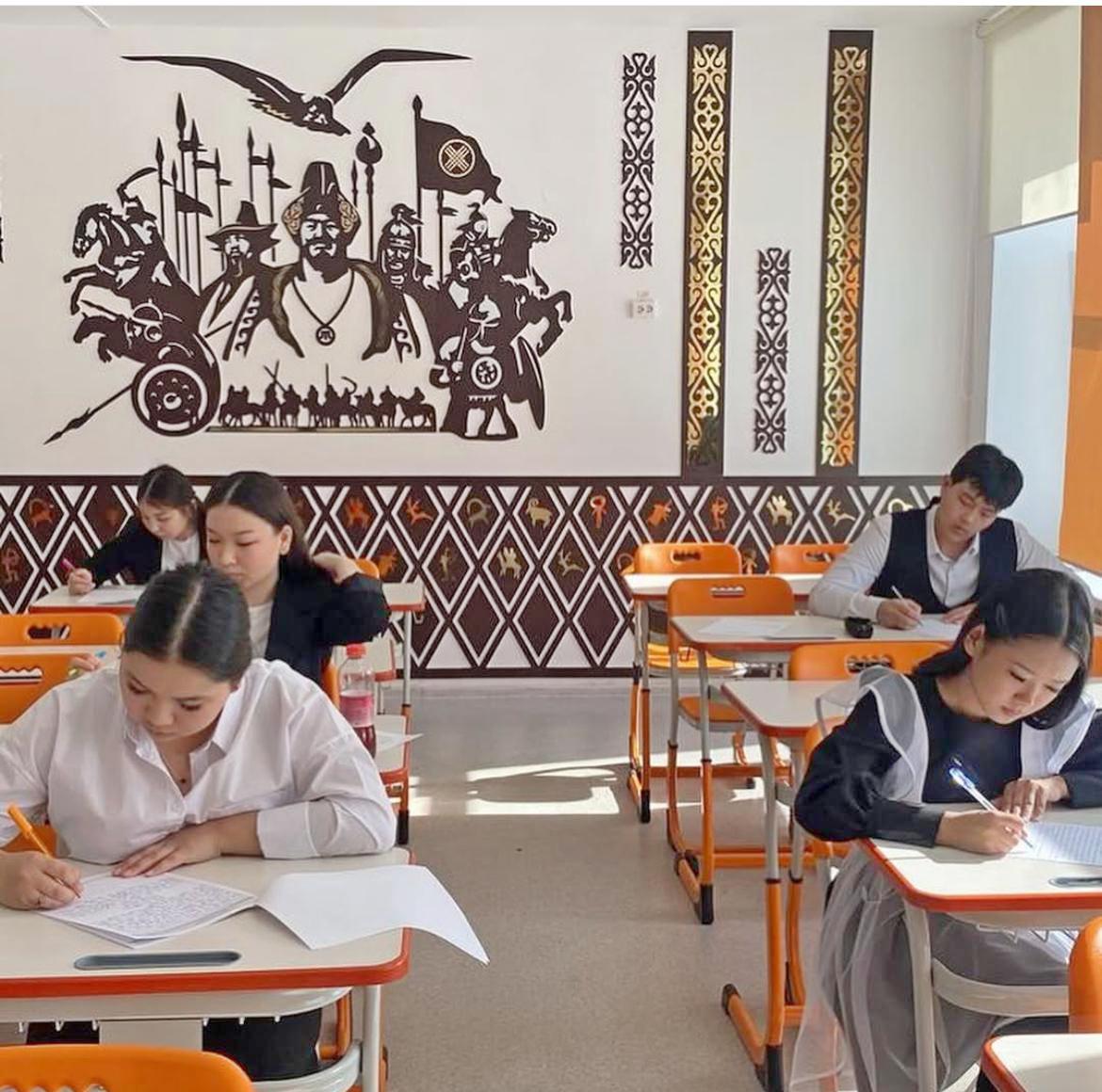 Облыстық олимпиаданың қазақ тілін жетік менгергендер