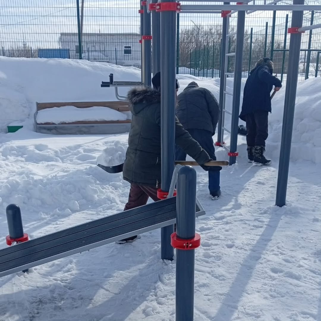 Быструха ауылы.  Әлеуметтік маңызы бар нысандарды тазарту жалғасуда