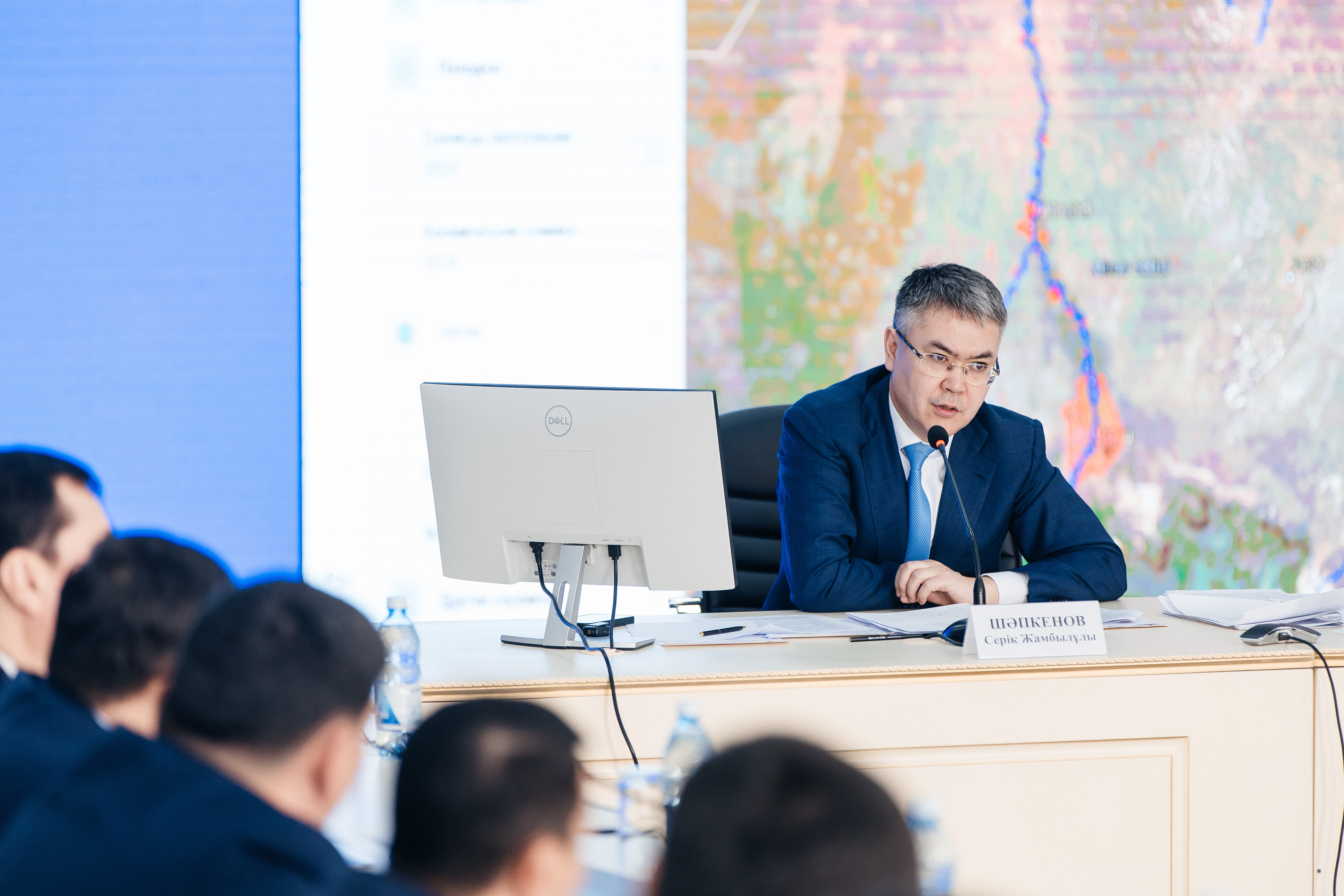 Глава региона Серик Шапкенов провел заседание штаба по вопросам подготовки к паводкам