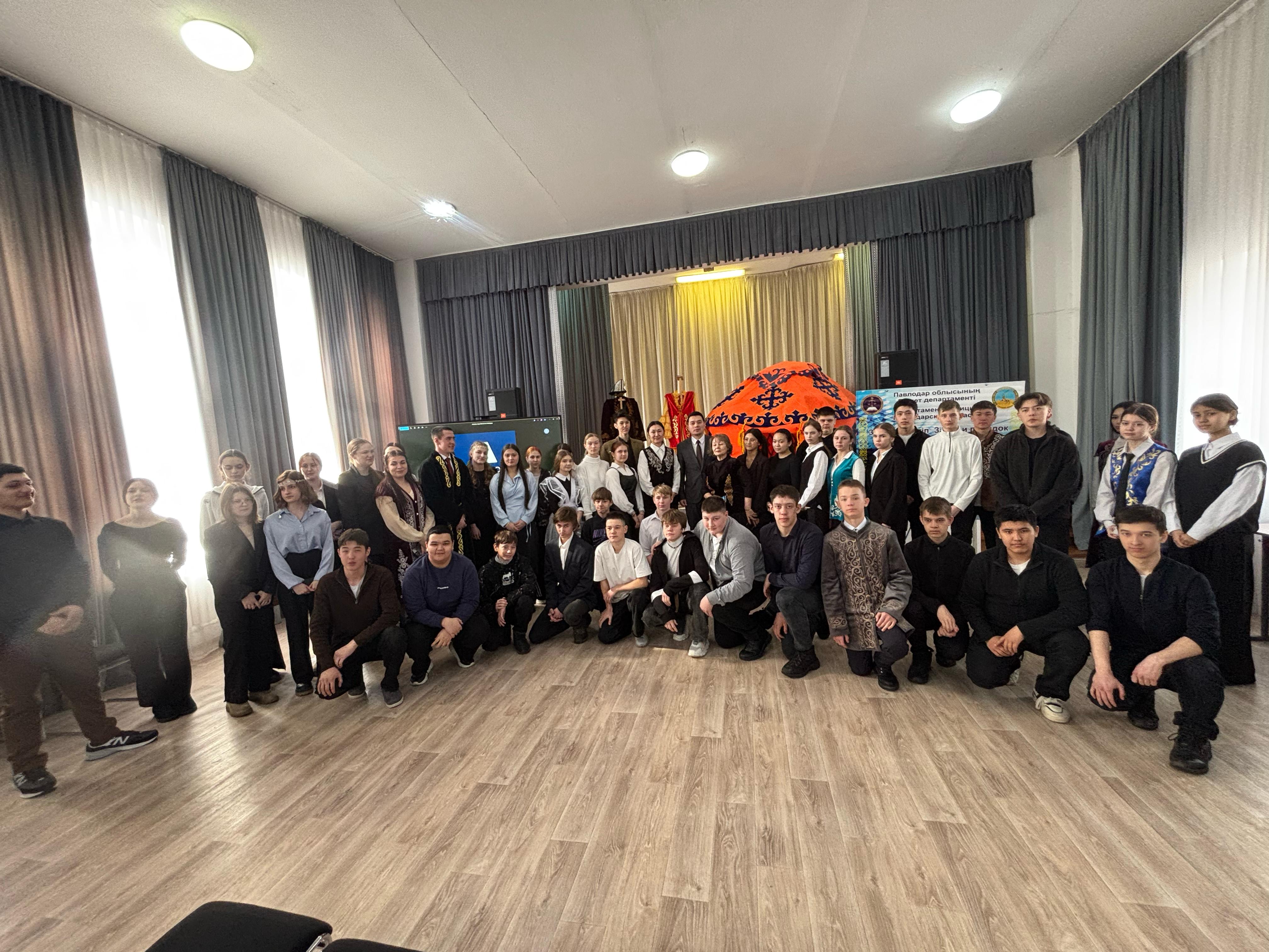 "Елдің заңын біл және сақта": Сыбайлас жемқорлыққа қарсы жұмыс аясында Мичурино оқушыларымен кездесу