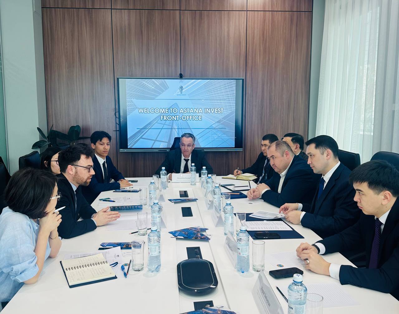 Франция Елшілігінің өкілдерімен жұмыс кездесуі