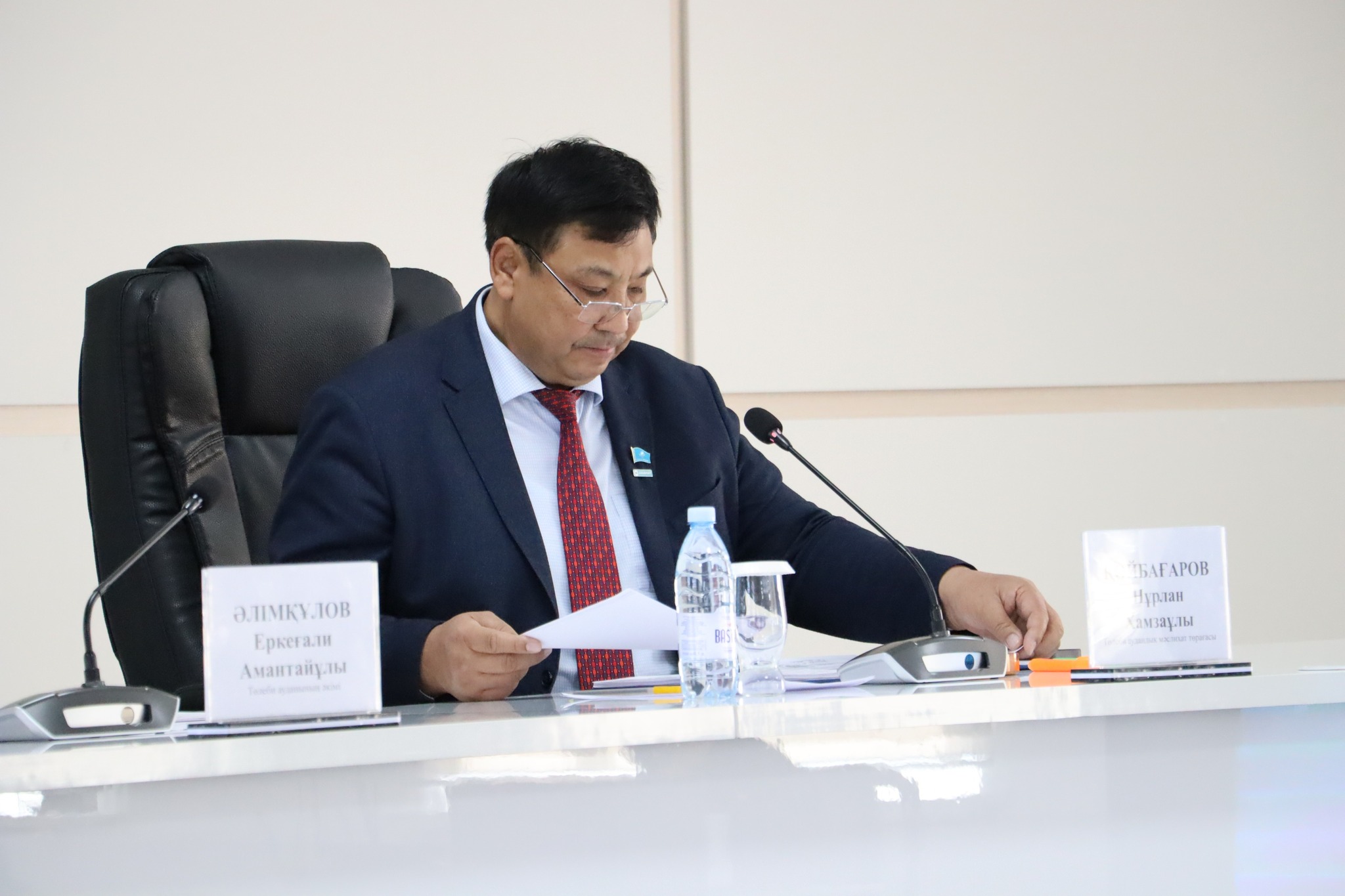 КЕЗЕКТЕН ТЫС СЕССИЯ ӨТТІ