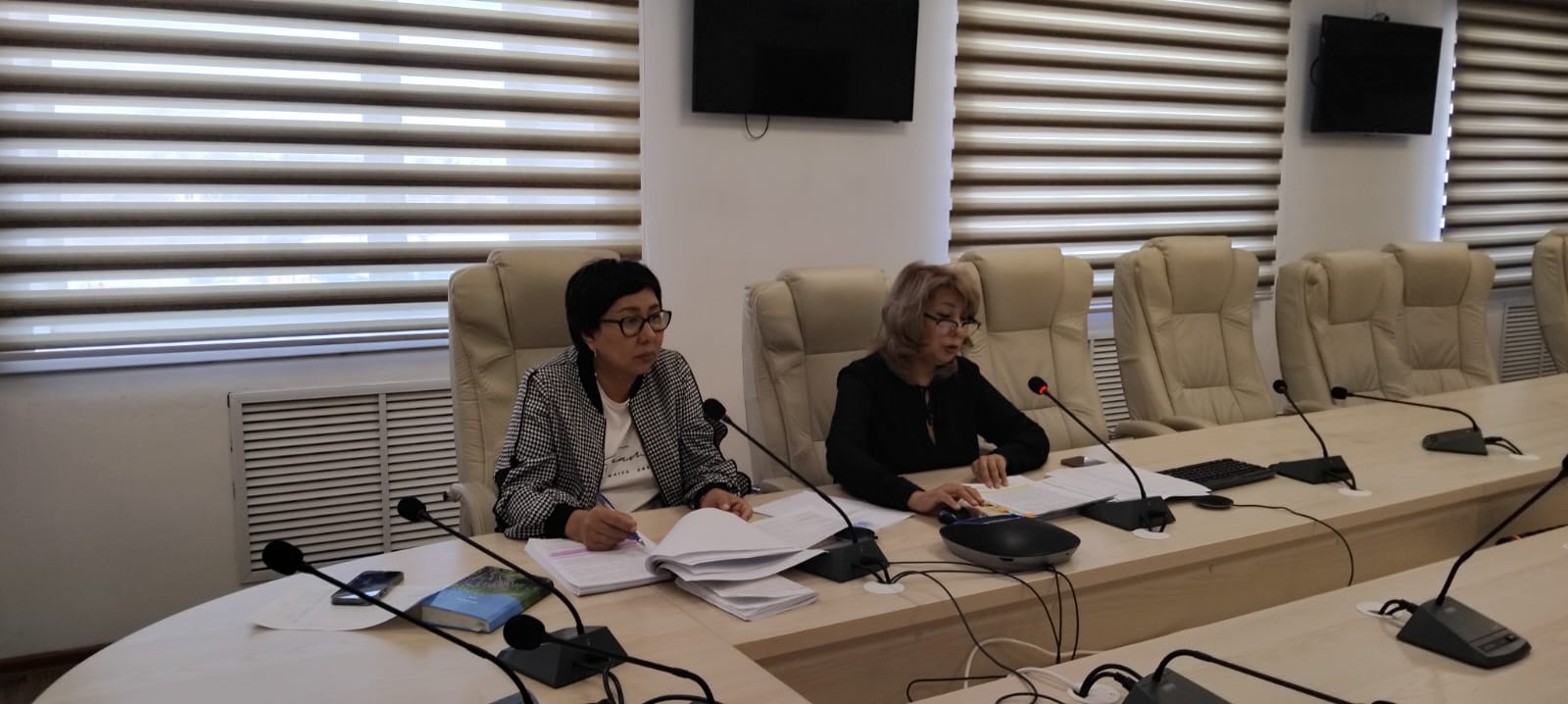 Педагогтерге аттестаттаудан өткізудің жаңа ережелері мен шарттарын түсіндіру жұмыстары