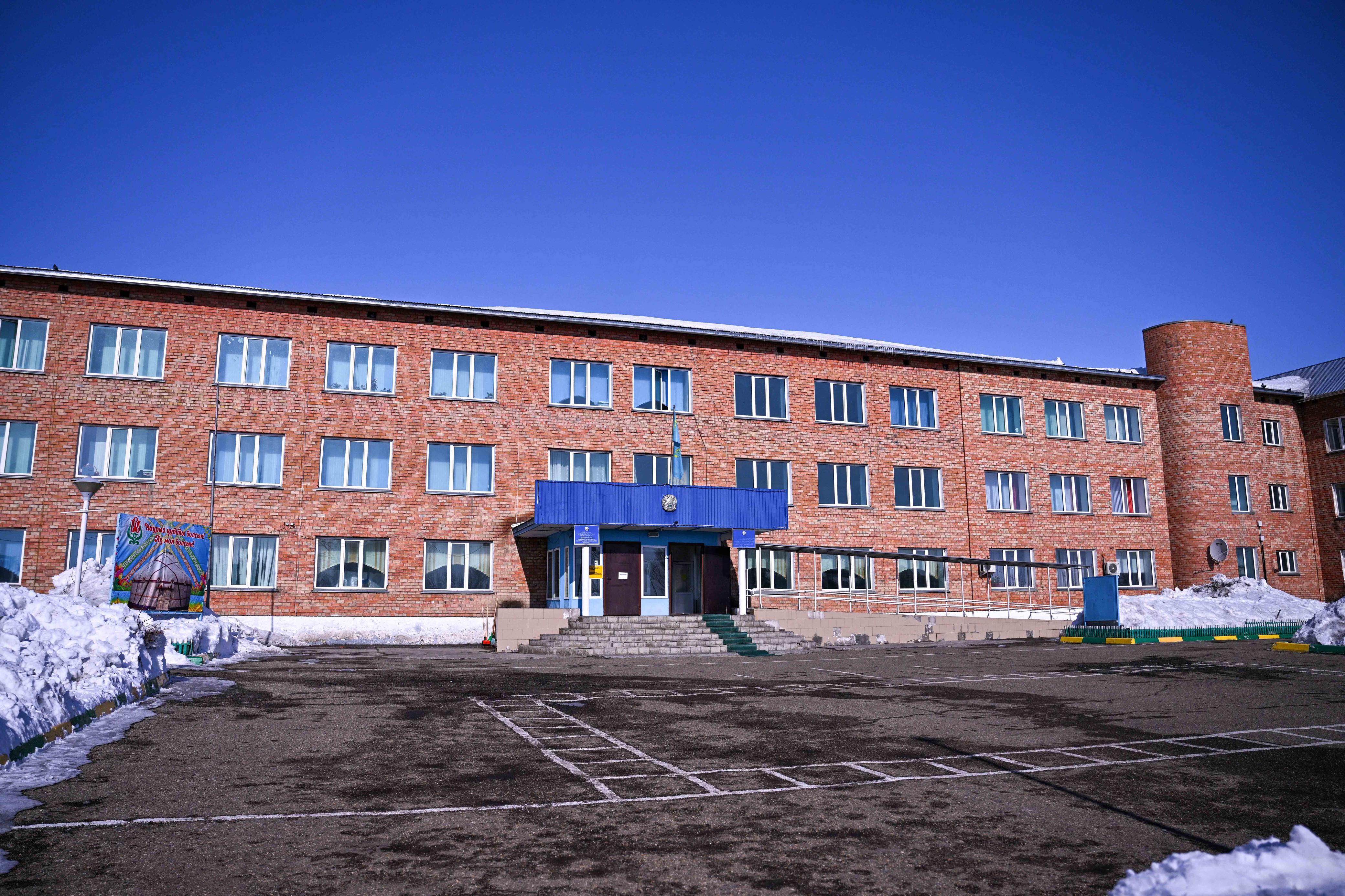 Облыс әкімі Көкпекті ауданындағы мектептердің жәй-күйімен танысты