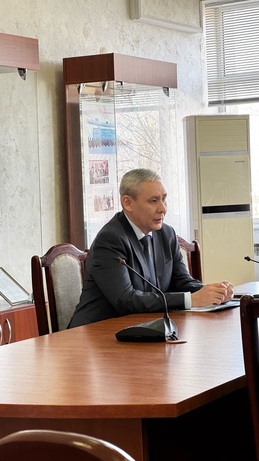 Өкіл білім беру мекемесінде балалардың құқықтары мен жастардың құқықтары туралы бірыңғай сабақ өткізді