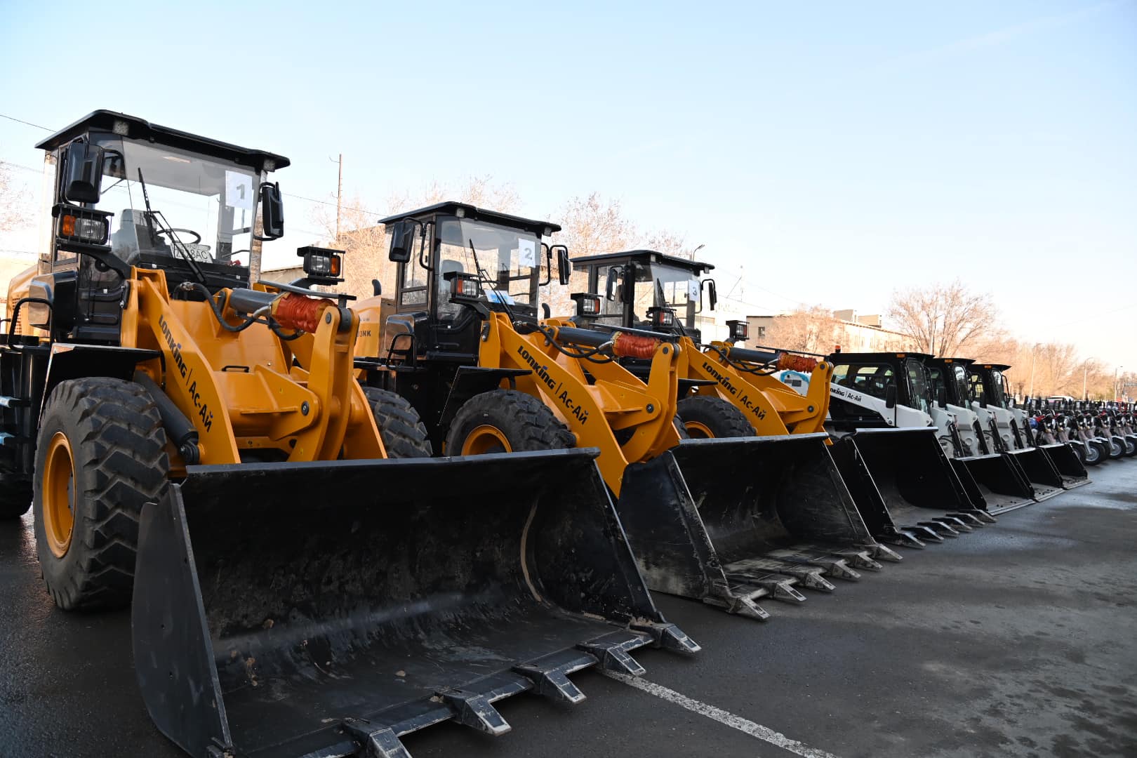 АУДАНҒА ТАЗАЛЫҚ ПЕН КОММУНАЛДЫҚ ҚЫЗМЕТТІҢ САПАСЫН АРТТЫРУ МАҚСАТЫНДА ЖАҢА ТЕХНИКАЛАР ЖЕТКІЗІЛДІ