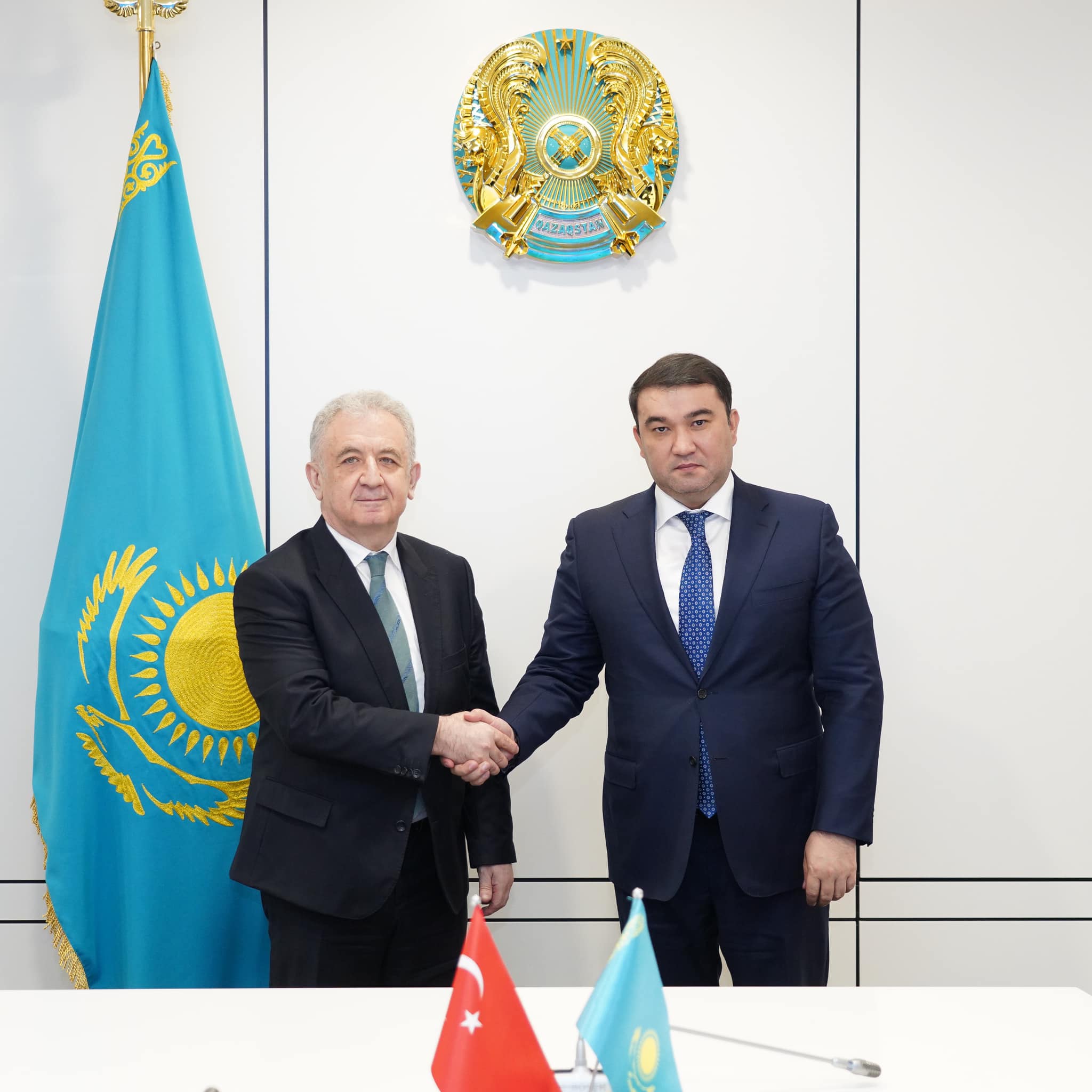 ТҮРКІСТАН ОБЛЫСЫНЫҢ ӘКІМІ НҰРАЛХАН КӨШЕРОВ ТҮРКИЯНЫҢ ЕЛІМІЗДЕГІ ЕЛШІСІМЕН КЕЗДЕСТІ