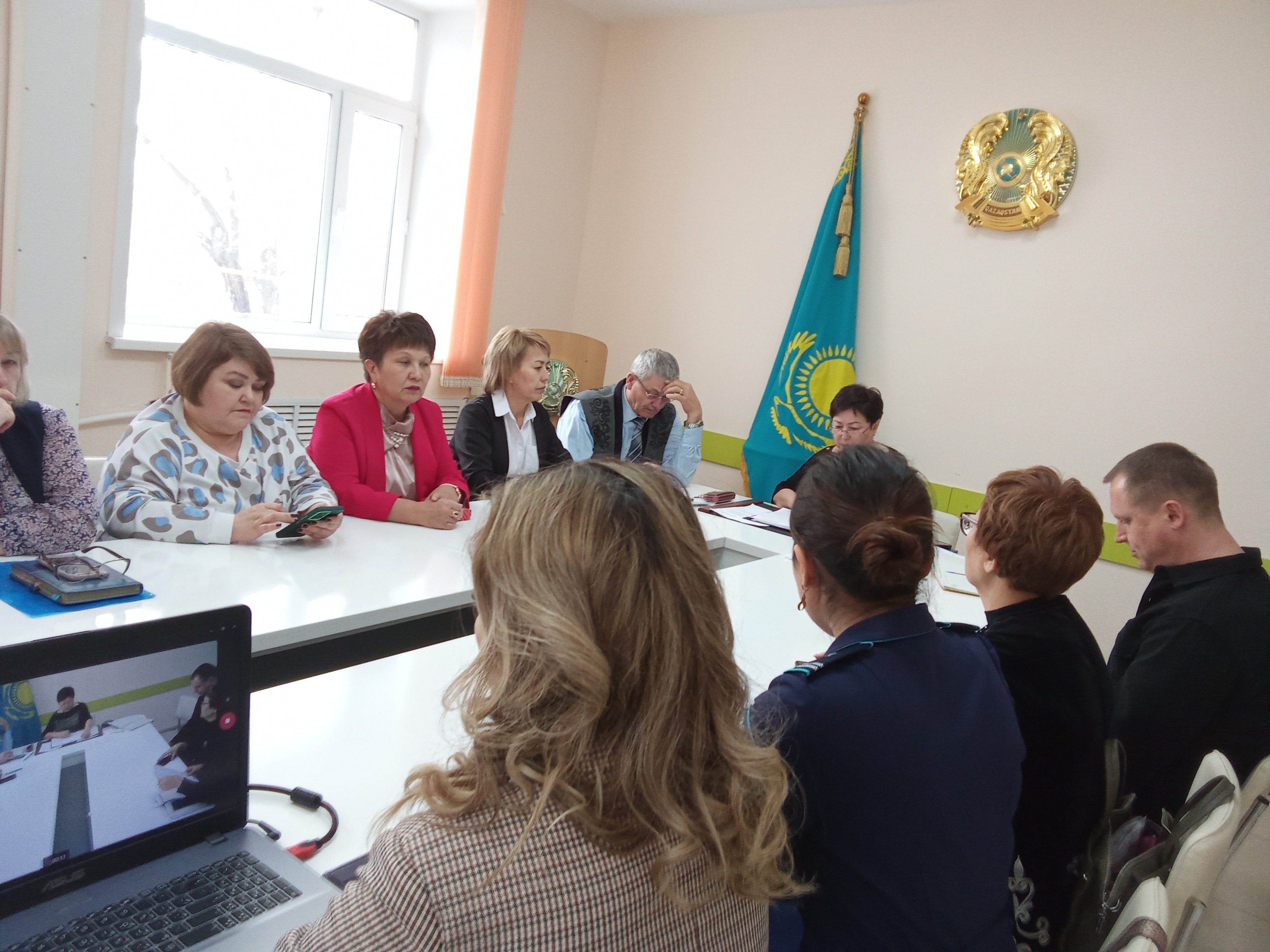 Қарабалық ауданы әкімдігі жанындағы кәмелетке толмағандардың істері және олардың құқықтарын қорғау жөніндегі комиссияның отырысы