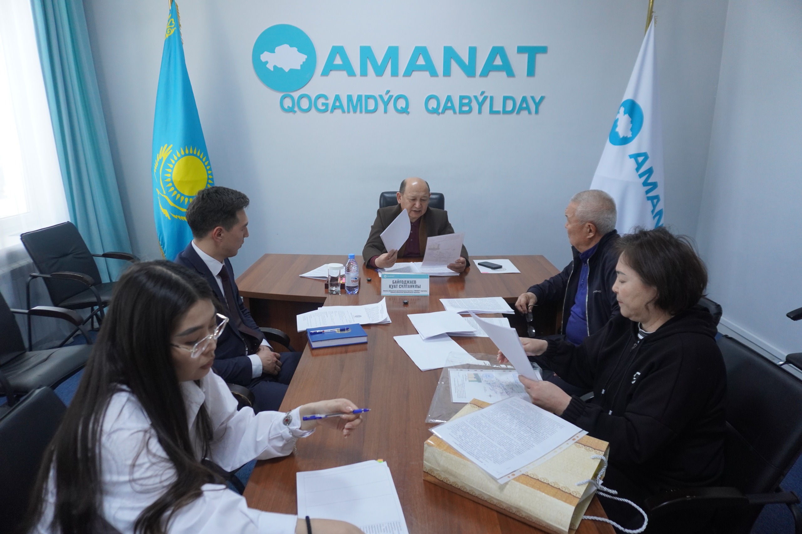 Наурыз айында облыстық мәслихат депутаттары азаматтарды қабылдады