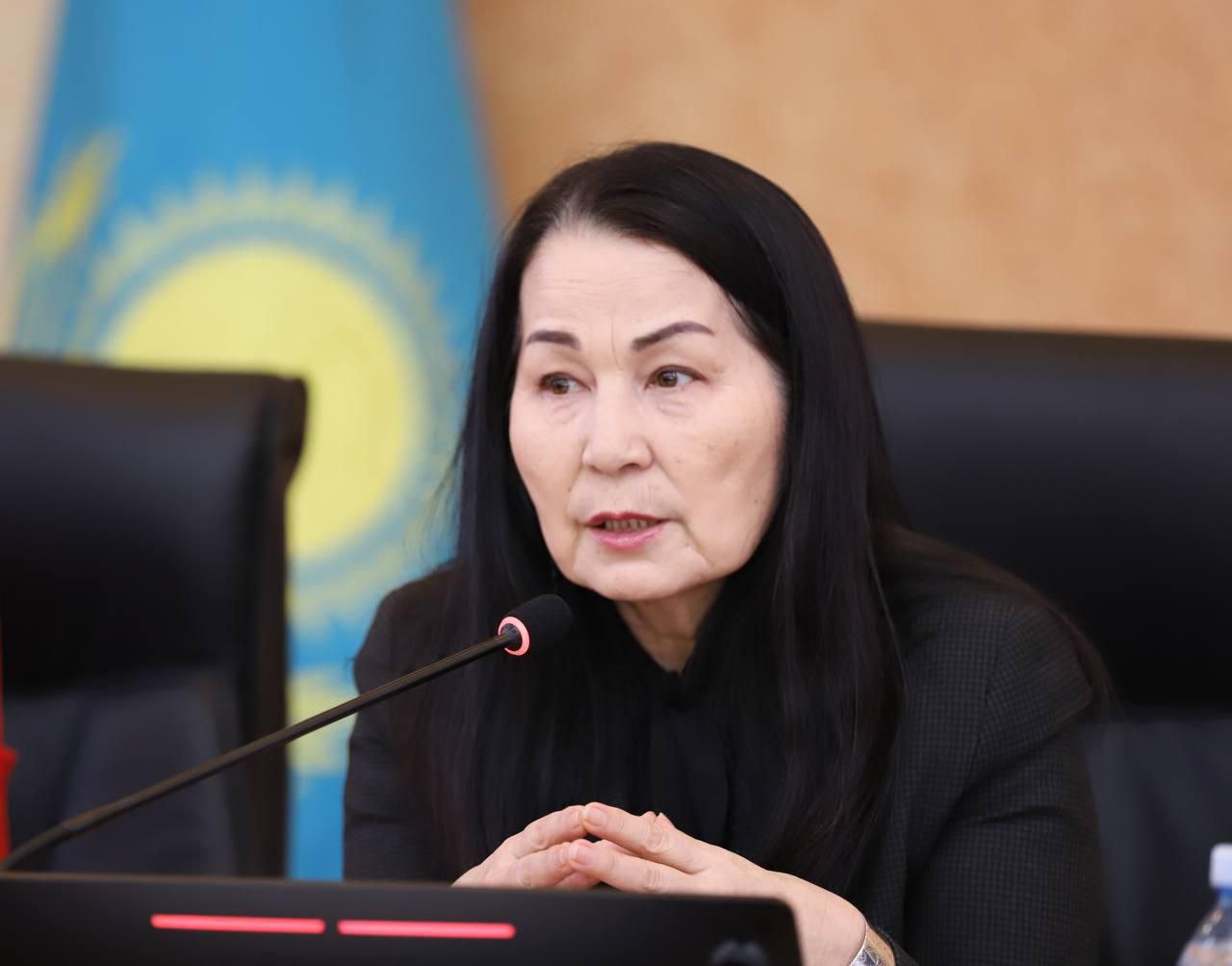 «Заң мен тәртіп»: Мемлекеттік қызметшілерге сыбайлас жемқорлыққа қарсы шектеулер түсіндірілді