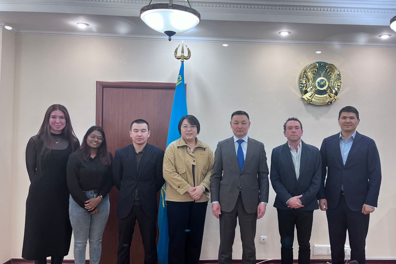 Жақында Экологиялық реттеу және бақылау комитетінің Төрағасы Ерболат Кожиков «Қазахтелеком»АҚ және «Caspinet B.V.» компаниясының өкілдерімен кездесу өткізді.