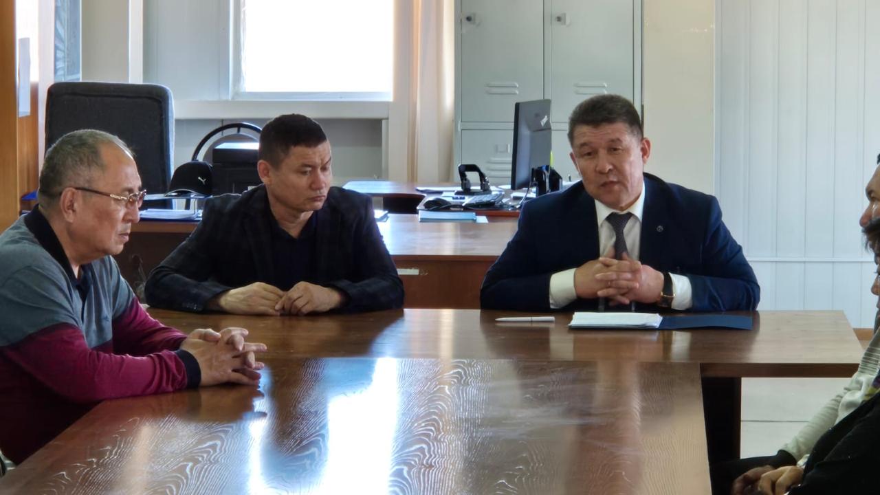 Өкіл «Жамбыл облысы әкімдігінің дене шынықтыру және спорт басқармасы № 1 облыстық мамандандырылған олимпиада жеткіншектерін даярлайтын спорт мектебі» коммуналдық мемлекеттік мекемесінің ұжымымен кездесу өткізді.