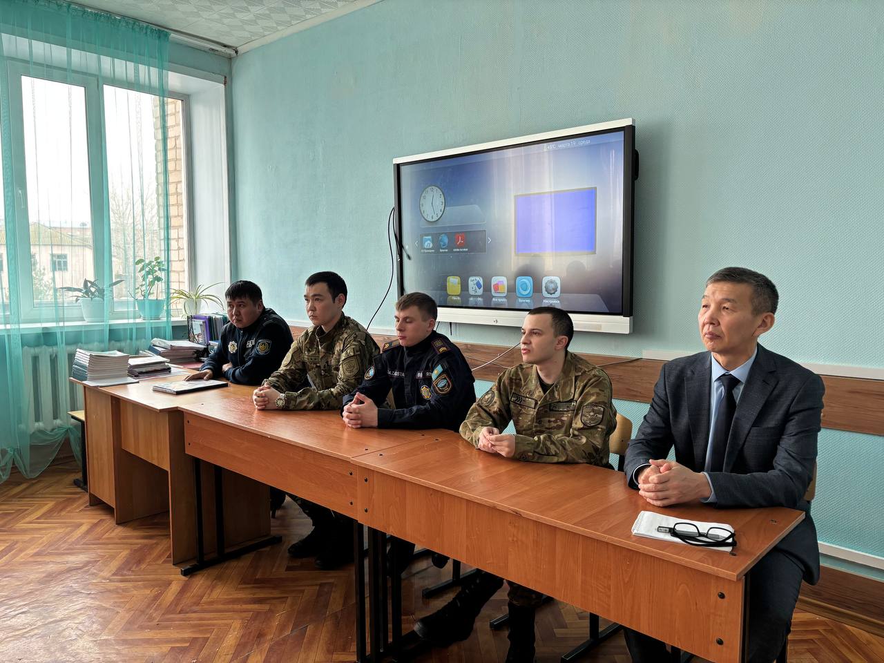 Петропавлда студенттермен әскерге шақыру мәселелері бойынша кездесу өтті