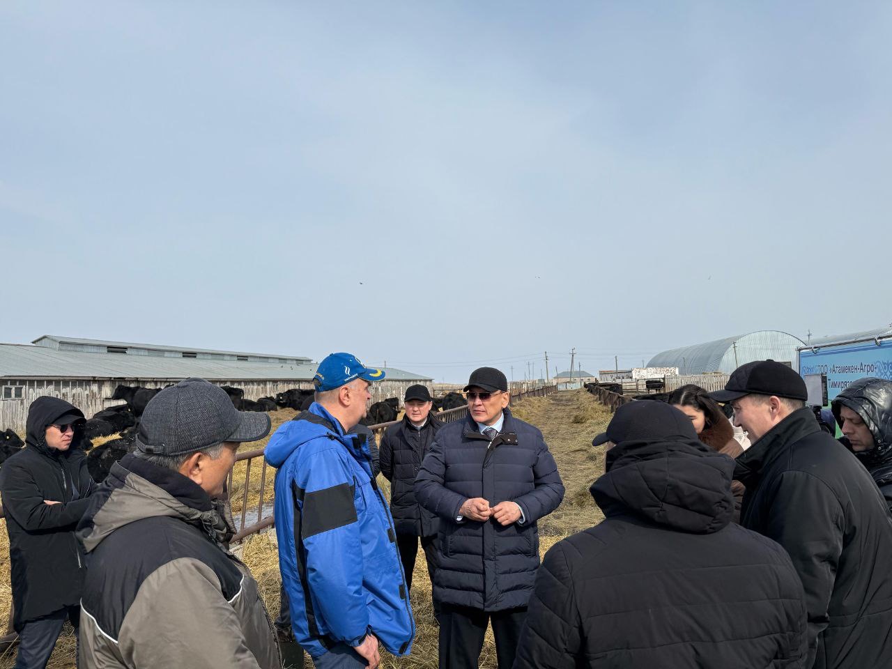 Аким СКО встретился с жителями Тимирязевского района