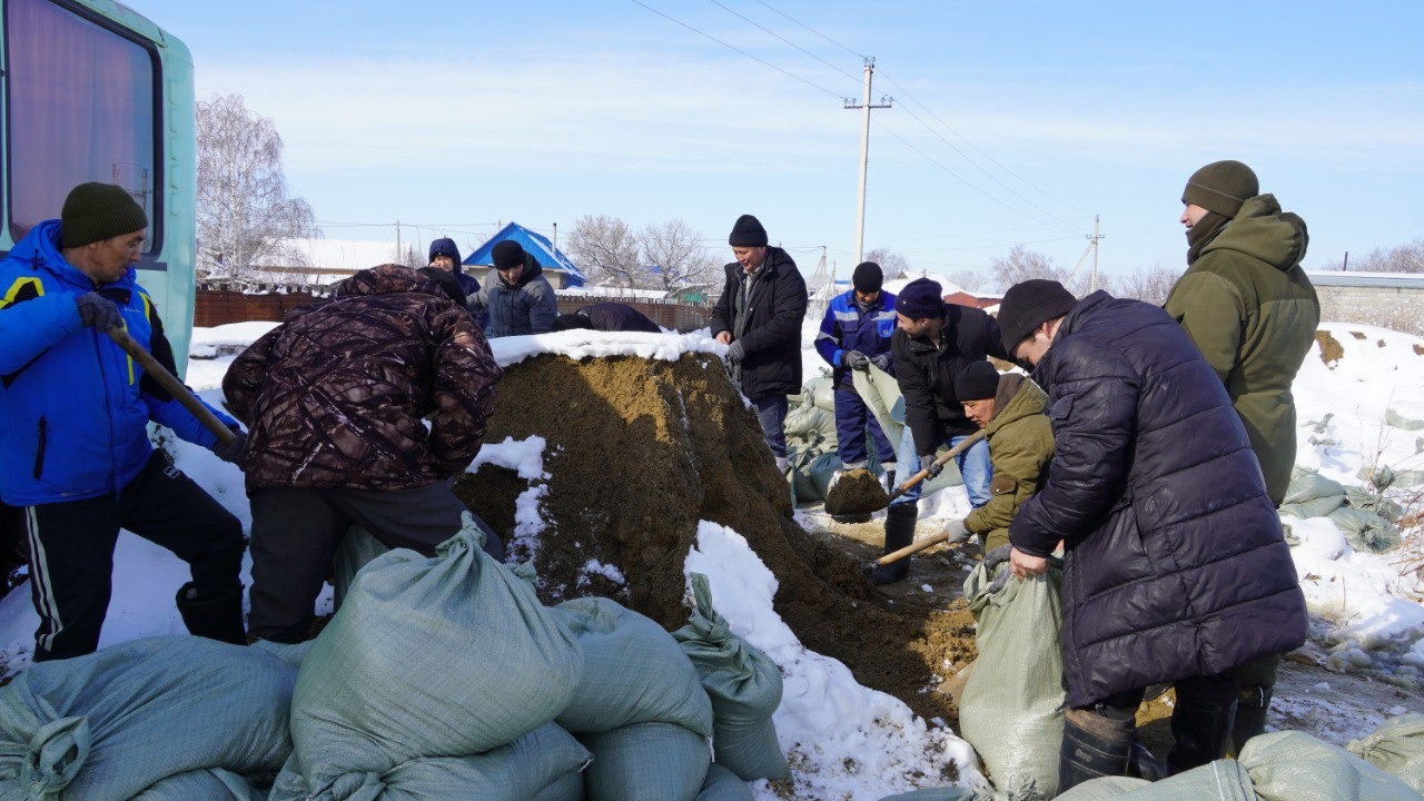 Мобильді топтар тұрғындарға көмекке келеді