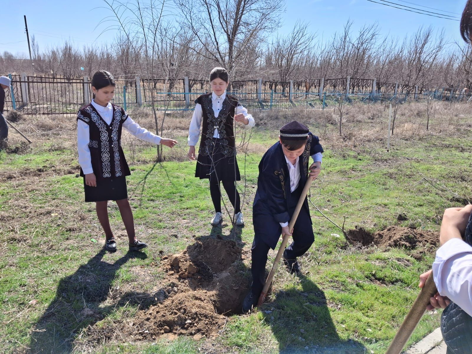 ТҮРКІСТАН ОБЛЫСЫНДА «ТАЗА lIKE» ЭКОЛОГИЯЛЫҚ АКЦИЯСЫ ӨТТІ