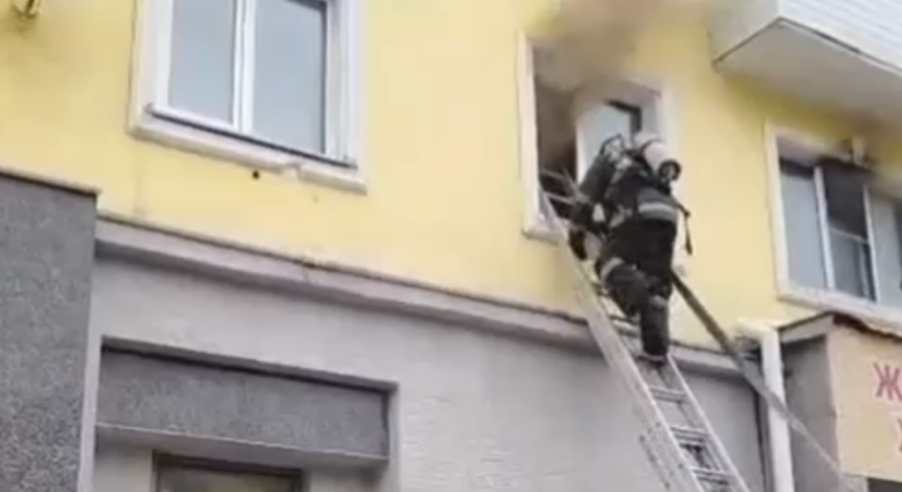 ТЖД қызметкерлері өрт кезінде 5 адамды эвакуациялады