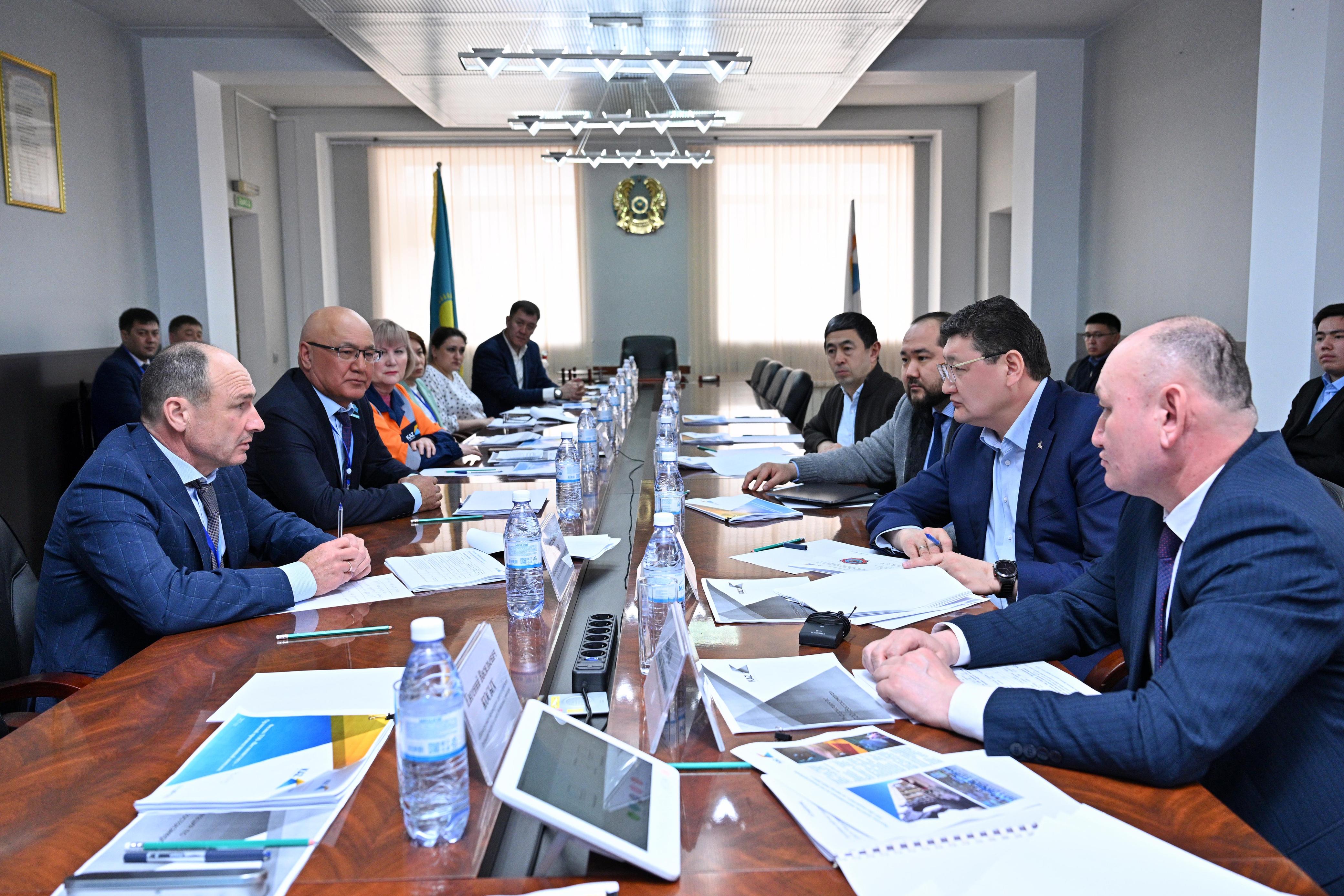 Облыс әкімі Жезкент кентіндегі кен өндіру кәсіпорнының жұмысымен танысты