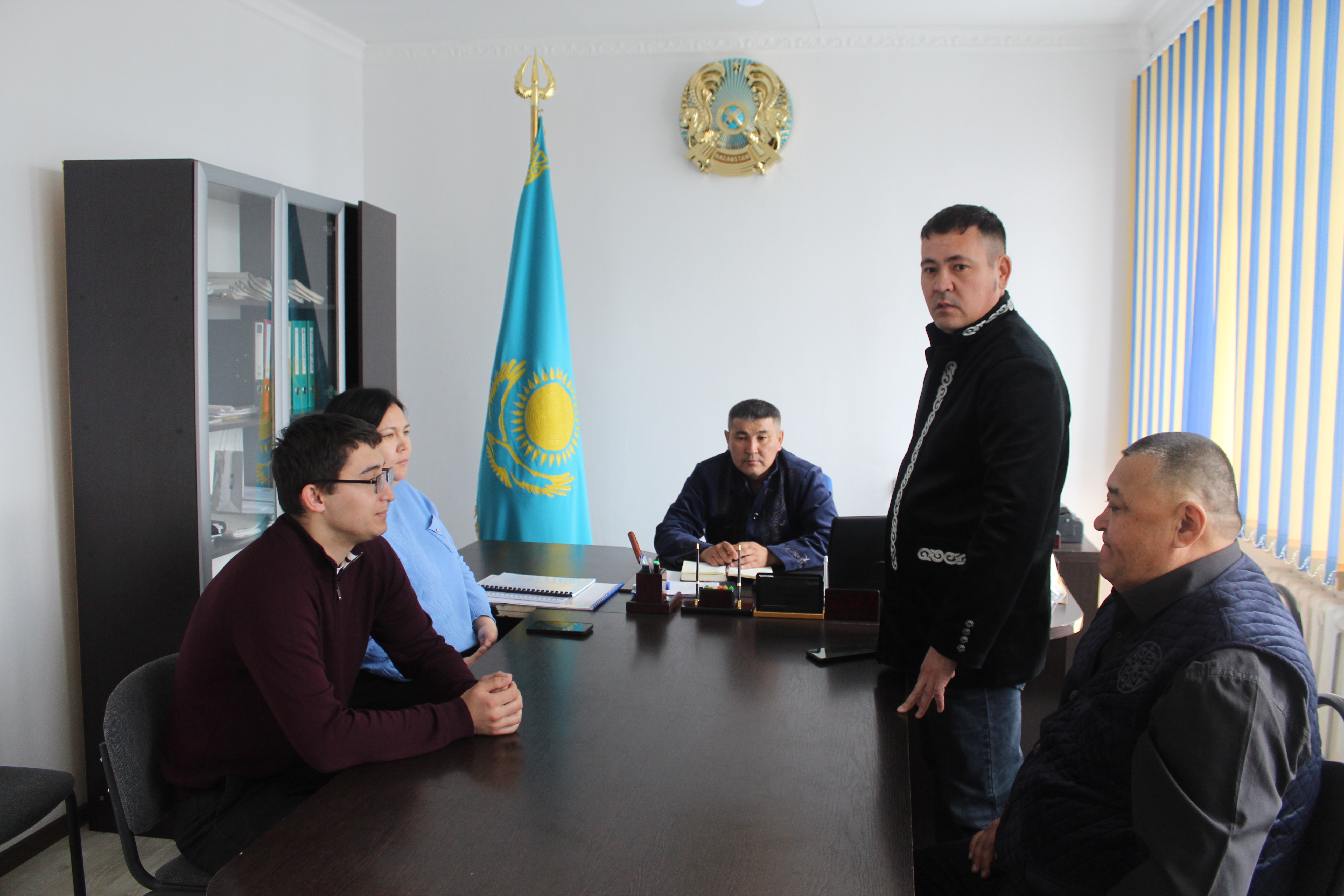 Ойыл ауданы әкімдігінің әдеп жөніндегі уәкілі аудан орталығындағы кейбір мемлекеттік мекемелермен кездесу өткізді.