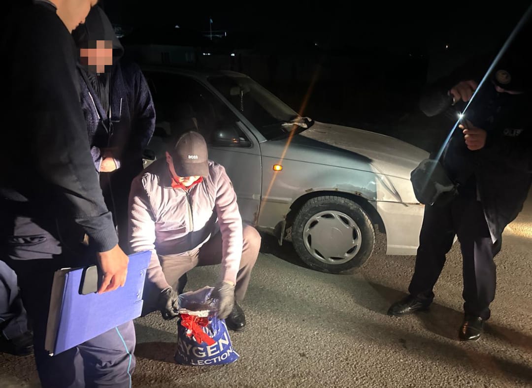 Түркістан облысында күдіктілерден 1 келіге жуық есірткі тәркіленді