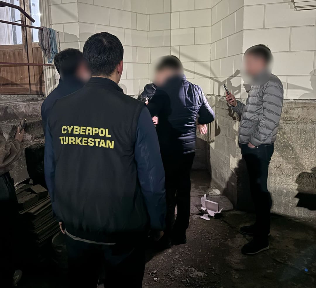 Полицейлер тelegram арқылы "вейптерді" заңсыз сату фактісін анықтады