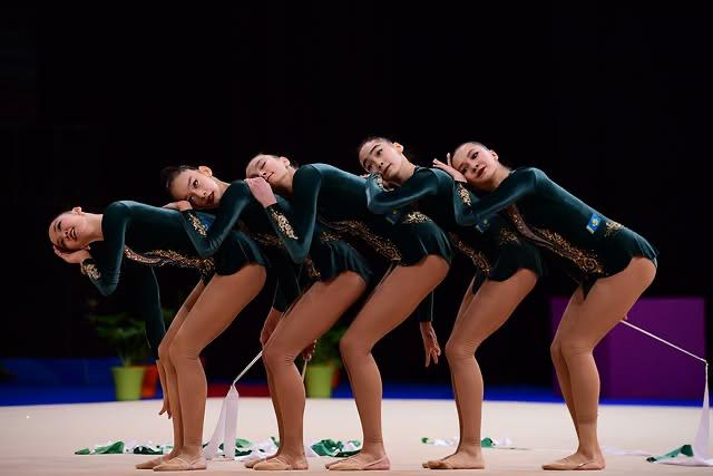 Елордалық көркем гимнасшылар байрақты бәсекеде топ жарды