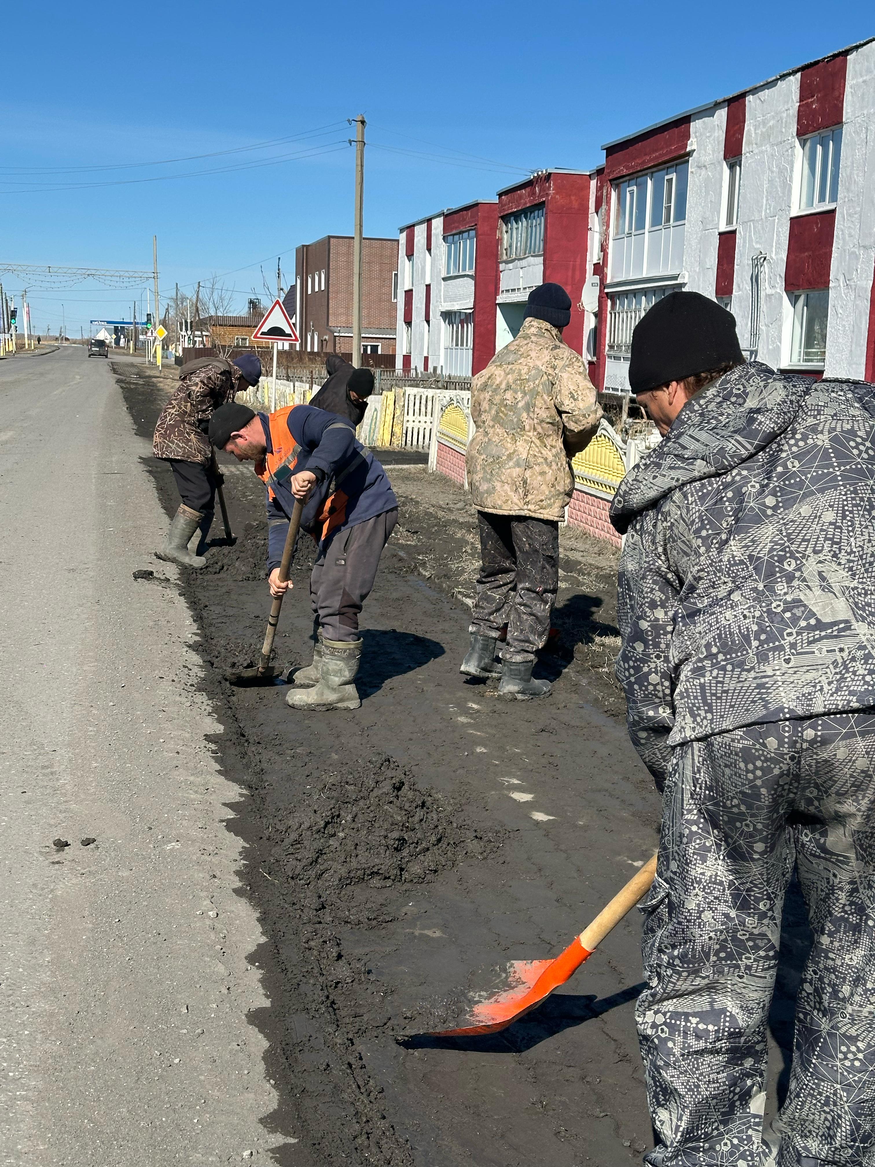 Ұзынкөл ауылының көшелерін абаттандыру.