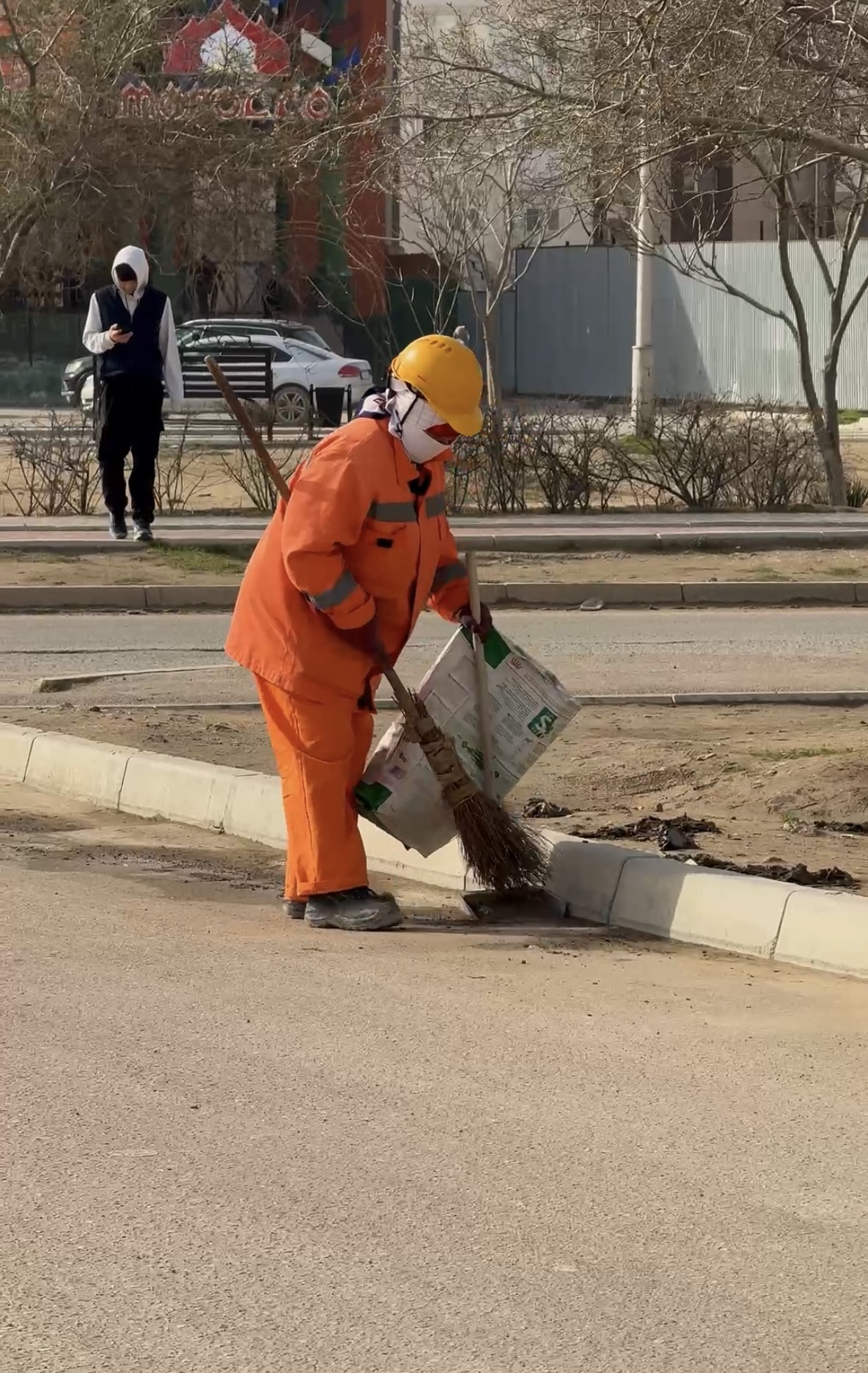 Қала аумағын қоқыстан тазарту жұмыстары жалғасуда