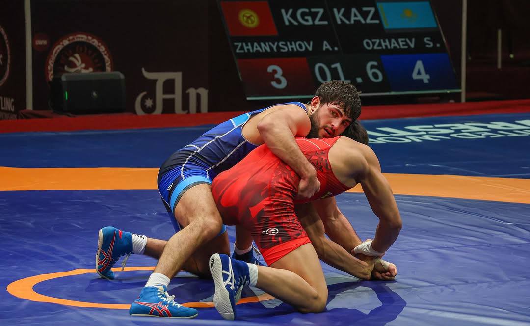 Грек-рим күресі: 3 палуанымыз Азия чемпионатының жартылай финалына шықты