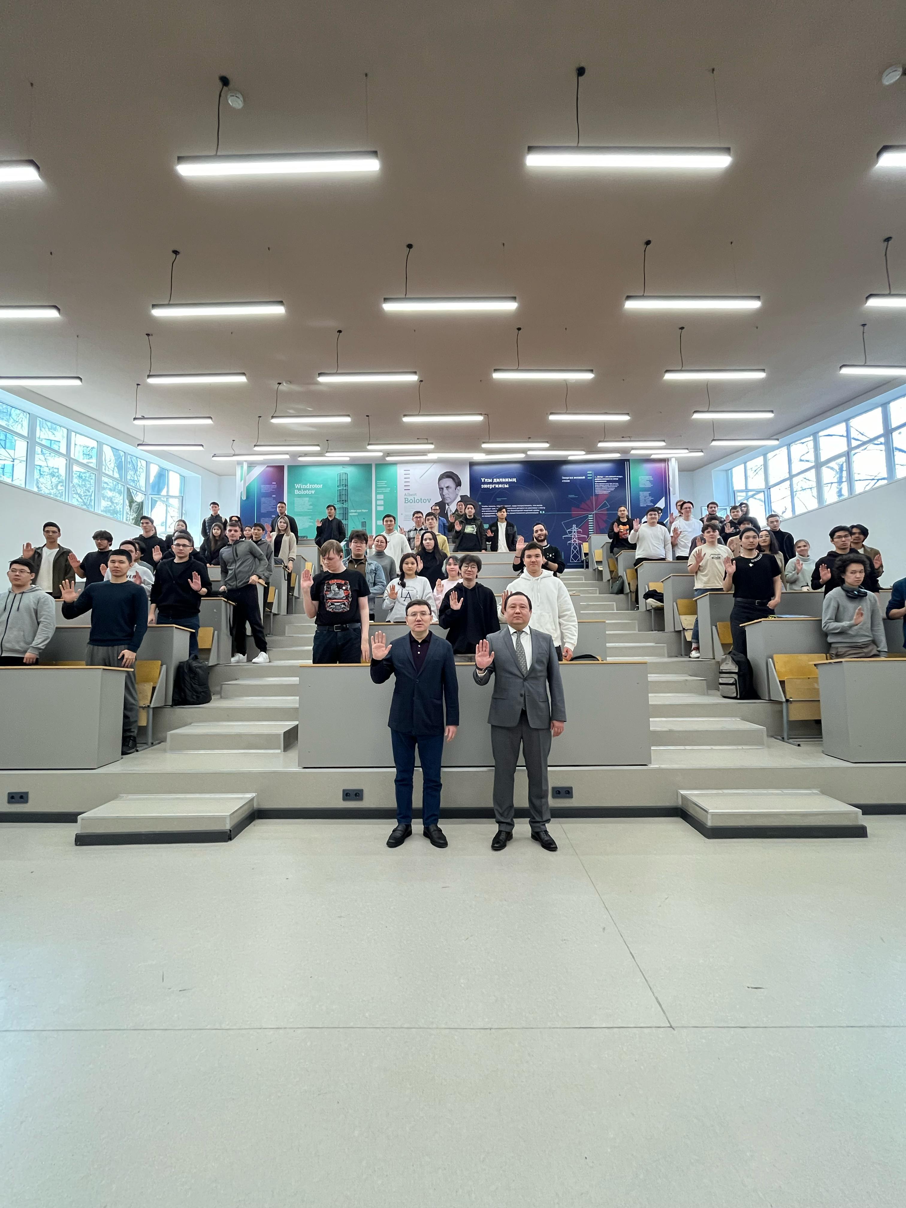 Алматы энергетика және байланыс университетінде «Заң және тәртіп – өзіңнен басталады!» атты дәріс өтті
