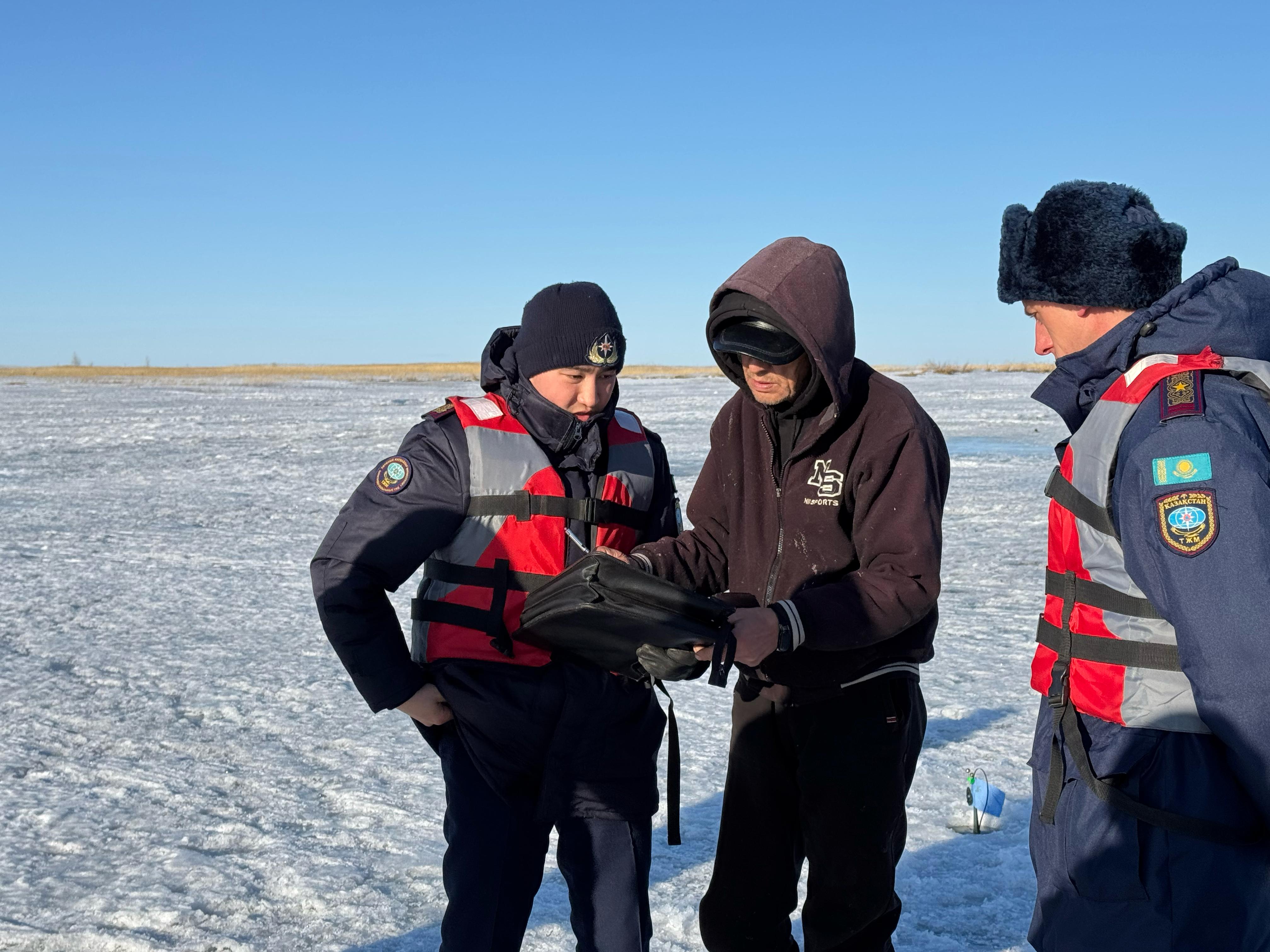 Мұздағы қауіпсіздік: мереке күндері профилактикалық рейдтер өткізілді
