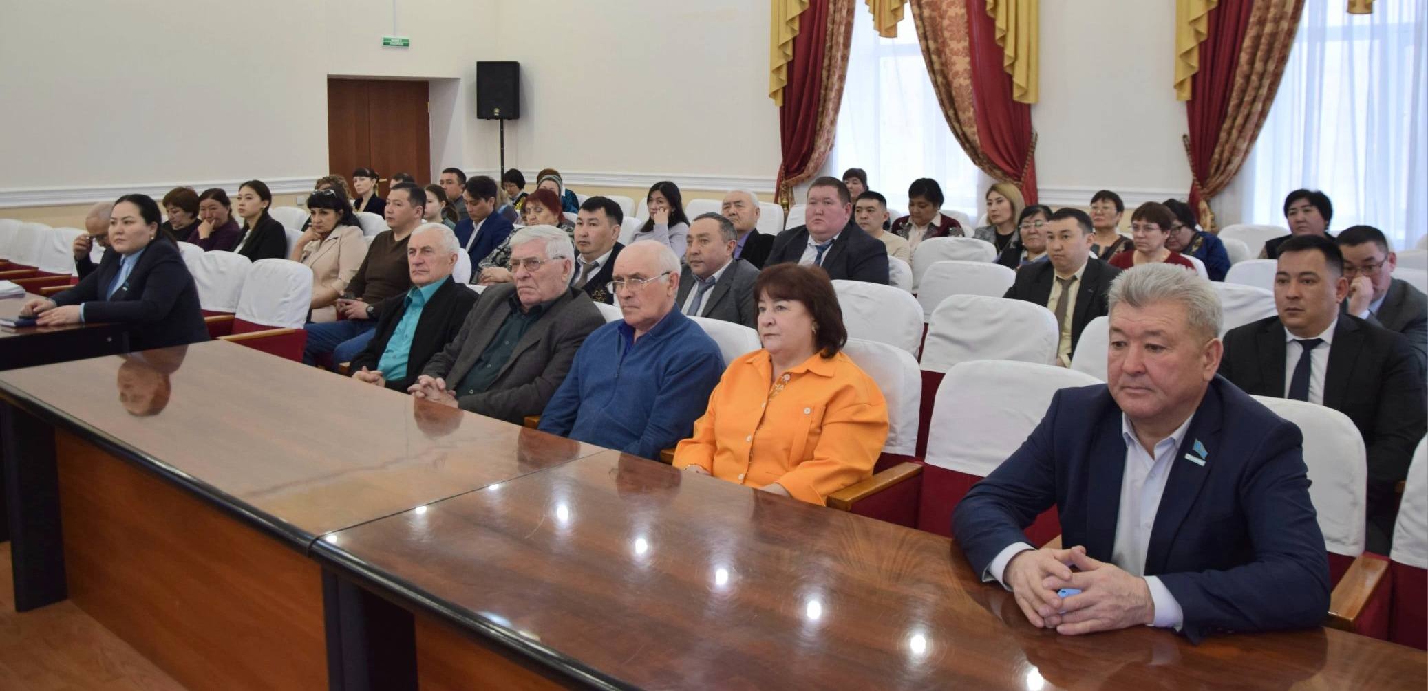 М.Жұмабаев аудан тұрғындарымен кездесуде азаматтардың құқықтарын қамтамасыз ету үшін қабылданып жатқан шаралар туралы айтып бердім